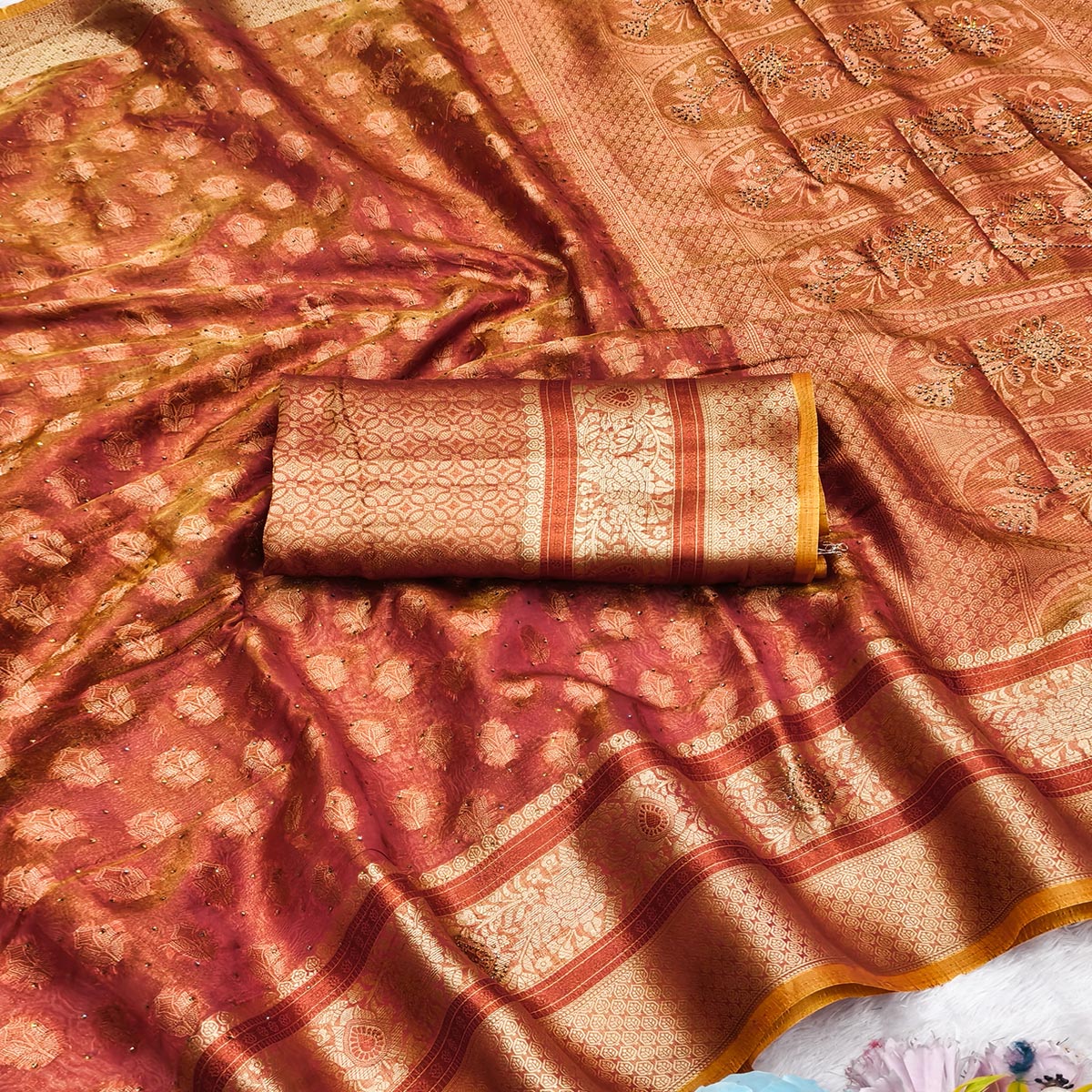 Stunning Brick Red Floral Weaving Banarasi Crushy Silk Saree With Stone Work & Tassel Pallu - Image 2