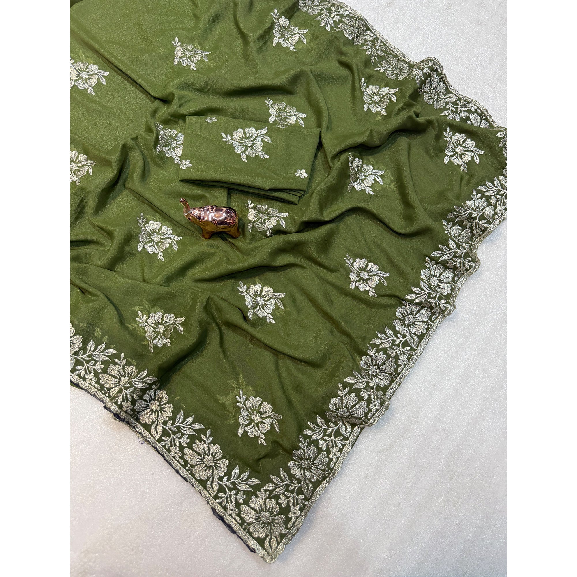 Stunning Green Georgette Saree with Floral Zari Embroidery & Ornate Cutwork Border - Image 3