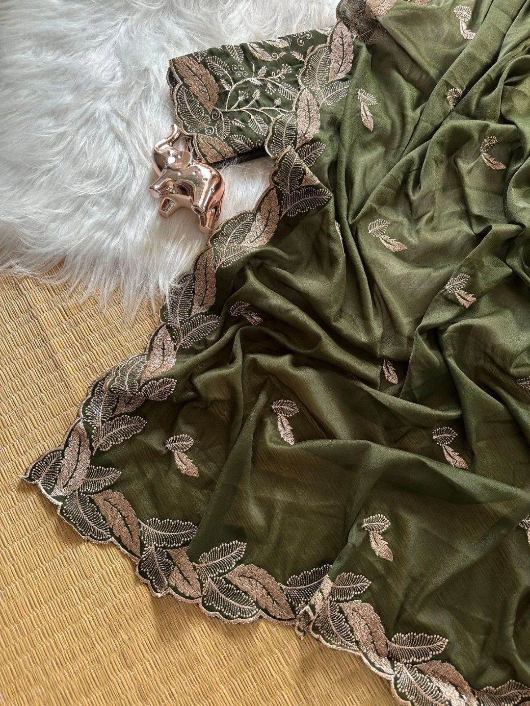 Stunning Green Leaf Pattern Zari Embroidery Shimmer Saree With Luxurious Sparkling Texture - Image 4