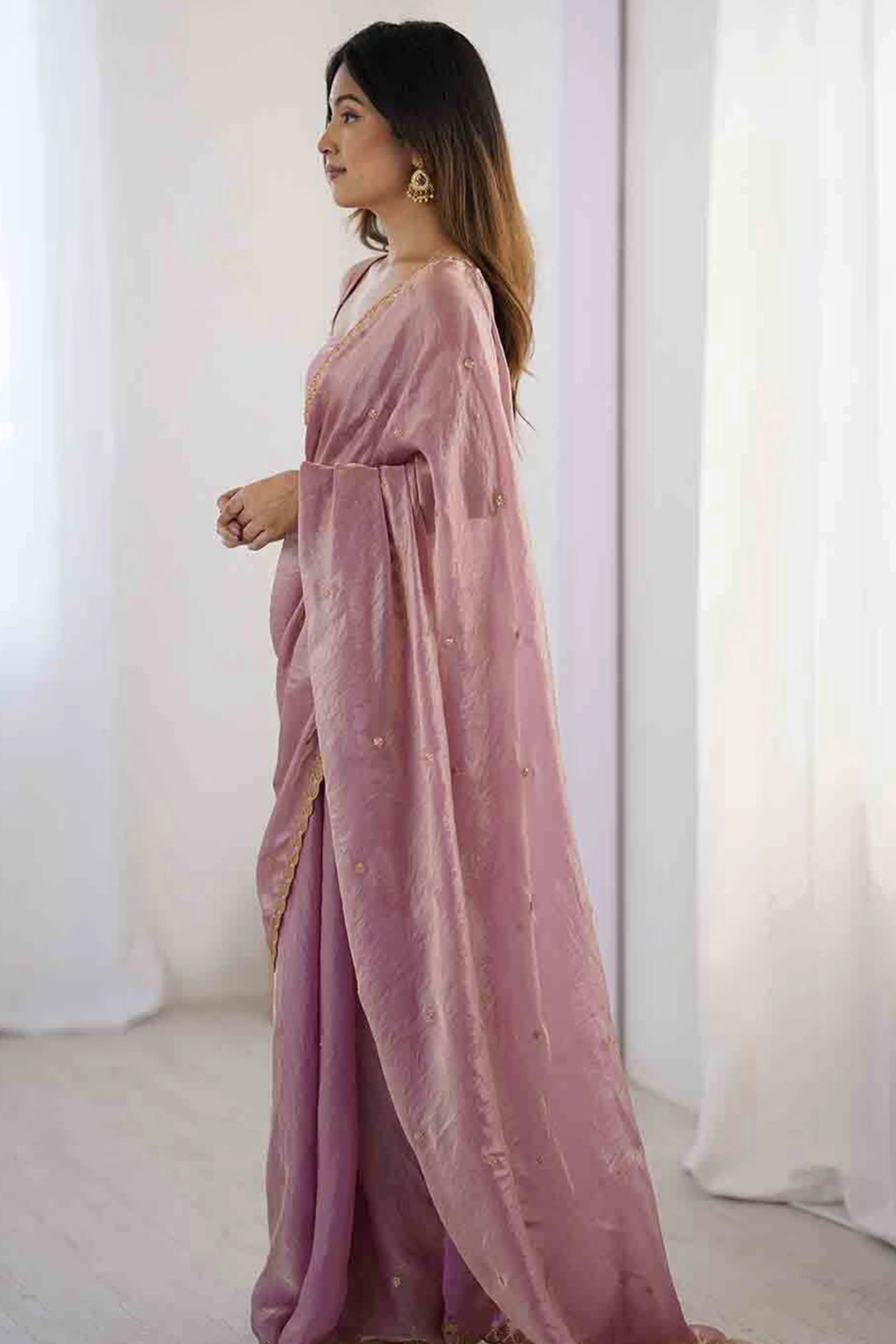 Stunning Mauve Organza Satin Silk Saree Adorned With Floral Sequin Zari Embroidery Work - Image 4