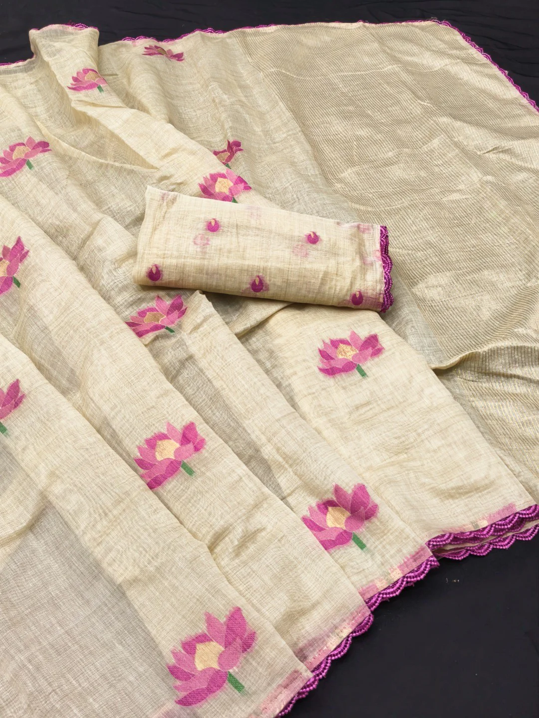 Stylish Beige Purple Floral Weaving Cotton Blend Jamdani Saree - Image 3