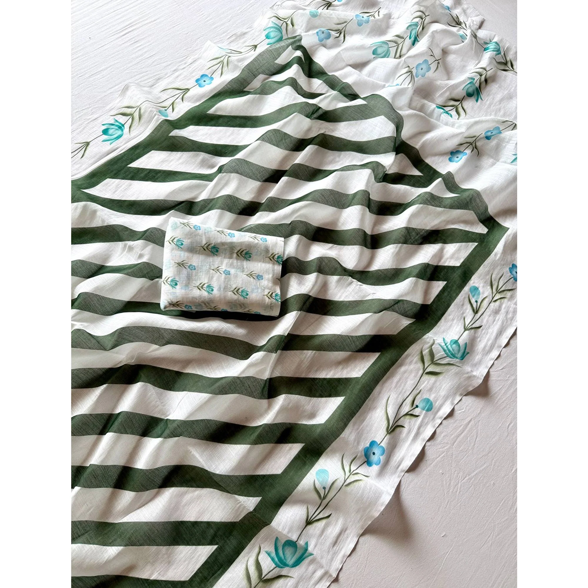 Stylish Green Digital Striped Printed Linen Saree With Delicate Floral Designs - Image 3