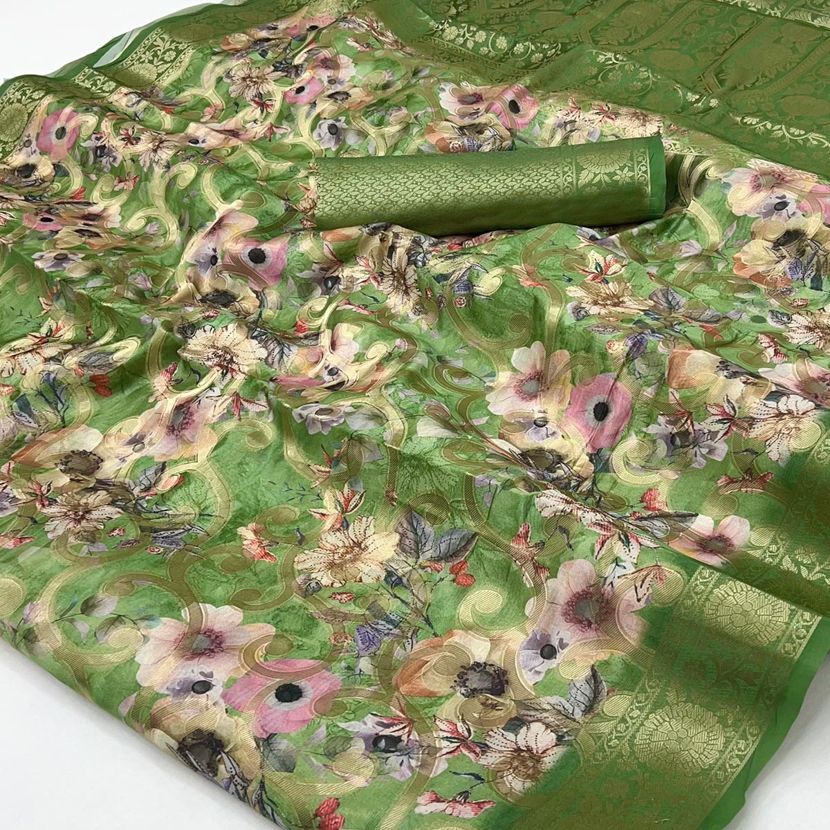 Stylish Green Floral Woven & Digital Printed Silk Blend Saree With Tassel Pallu - Image 2