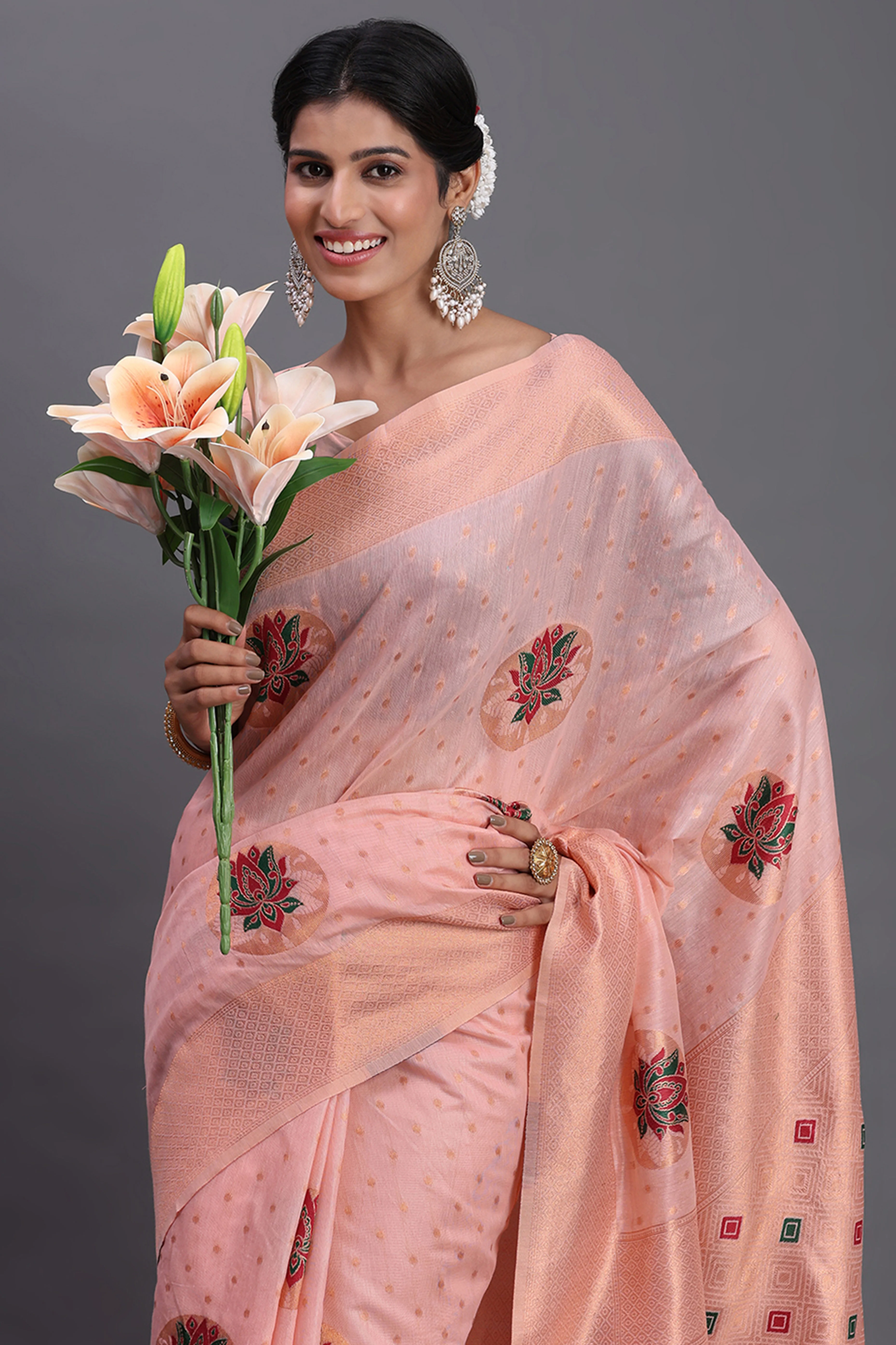 Stylish Light Pink Floral Zari Weaving Linen Cotton Saree With Graceful Tassel Pallu - Image 6