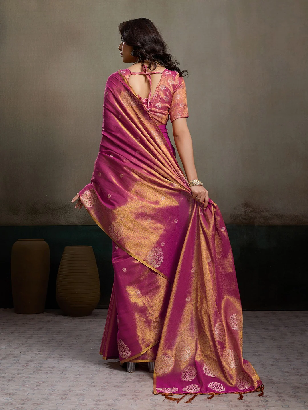 Stylish Magenta Tissue Saree with Fine Woven Floral Patterns and Glossy Finish - Image 3