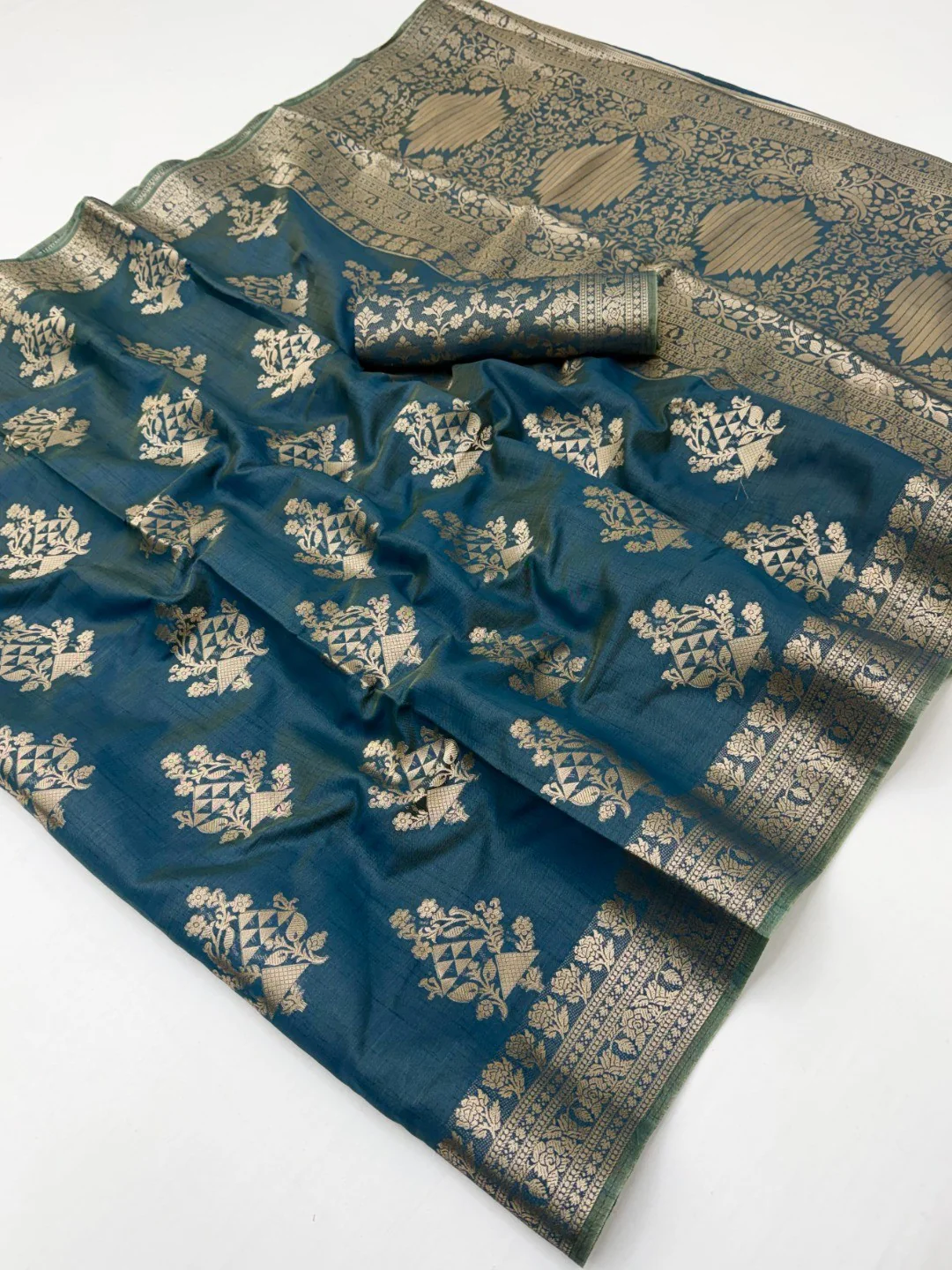 Stylish Teal Crepe Saree with Floral Zari Work Elegant Occasion Wear - Image 3