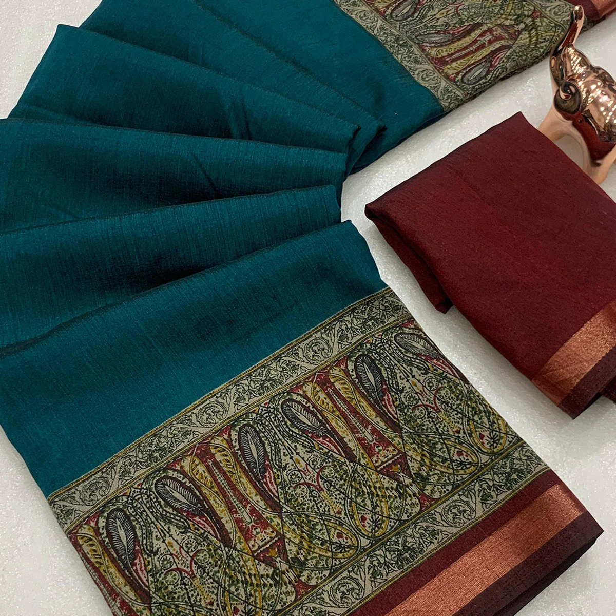 Teal Blue Solid Maheshwari Silk Blend Saree Adorned With Ajrakh Print & Two Tone Finish - Image 2