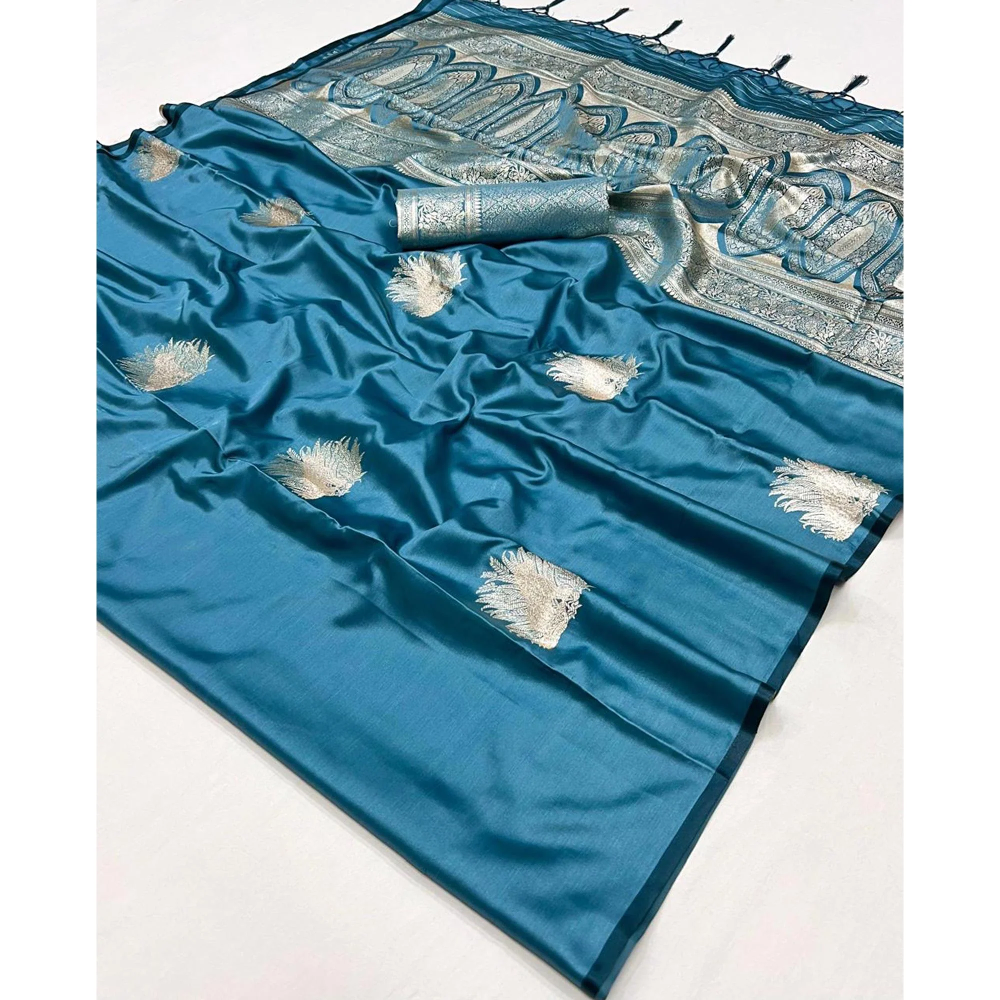 Teal Handloom Weaving Satin Saree - Image 5