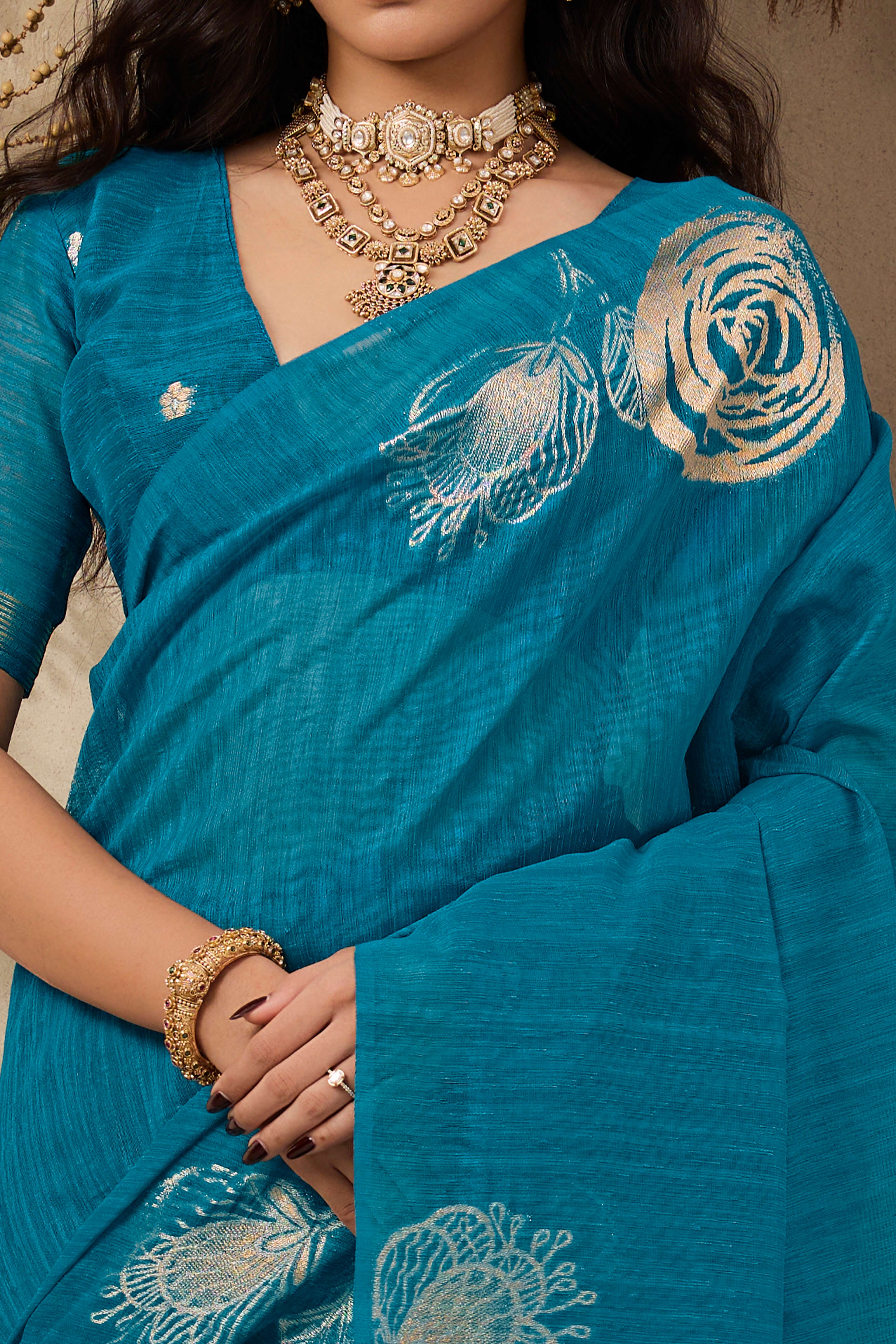 Teal Heritage Munga Art Silk Saree Highlighted with Fine Zari Weaving - Image 2