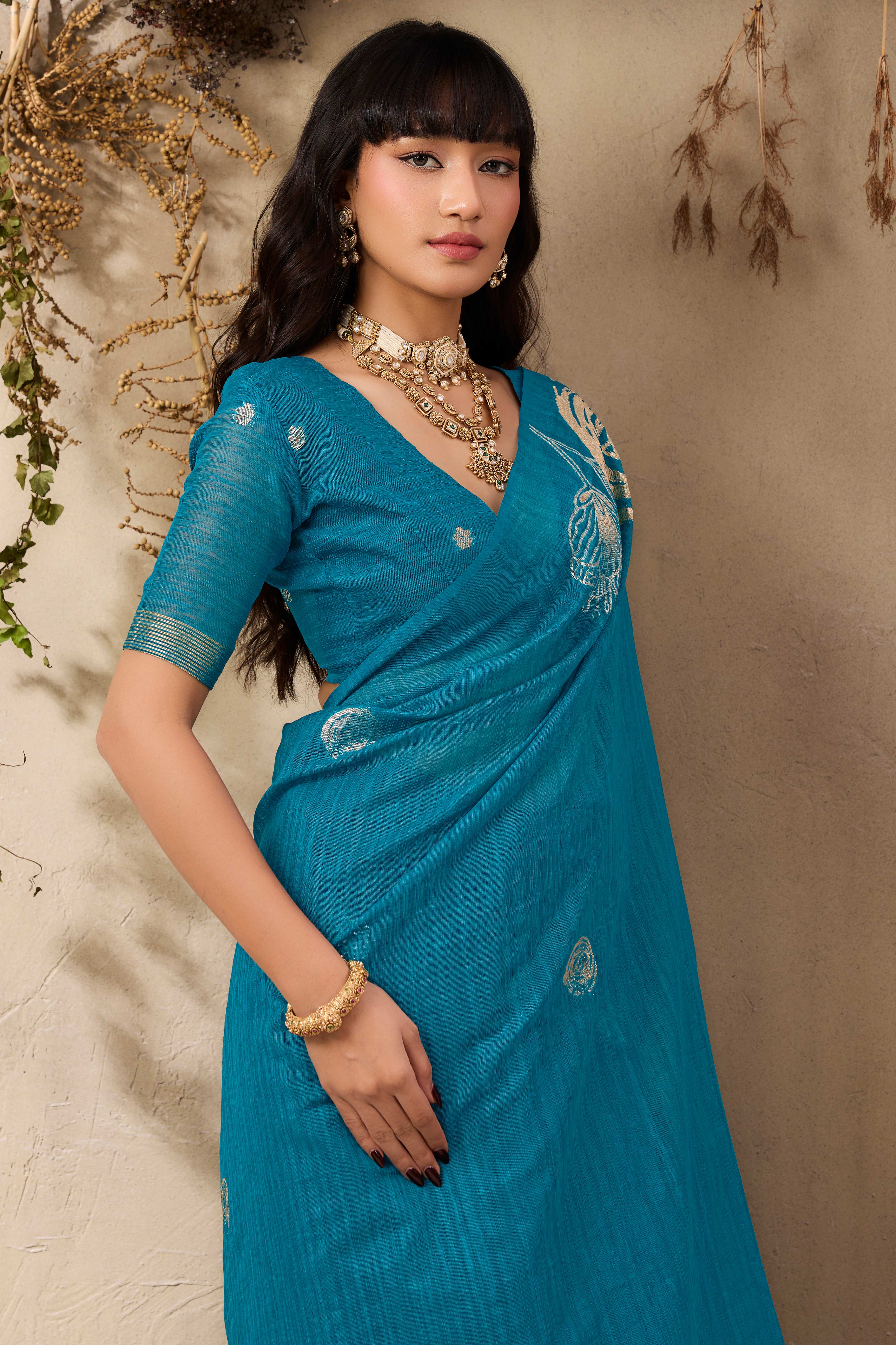 Teal Heritage Munga Art Silk Saree Highlighted with Fine Zari Weaving - Image 6