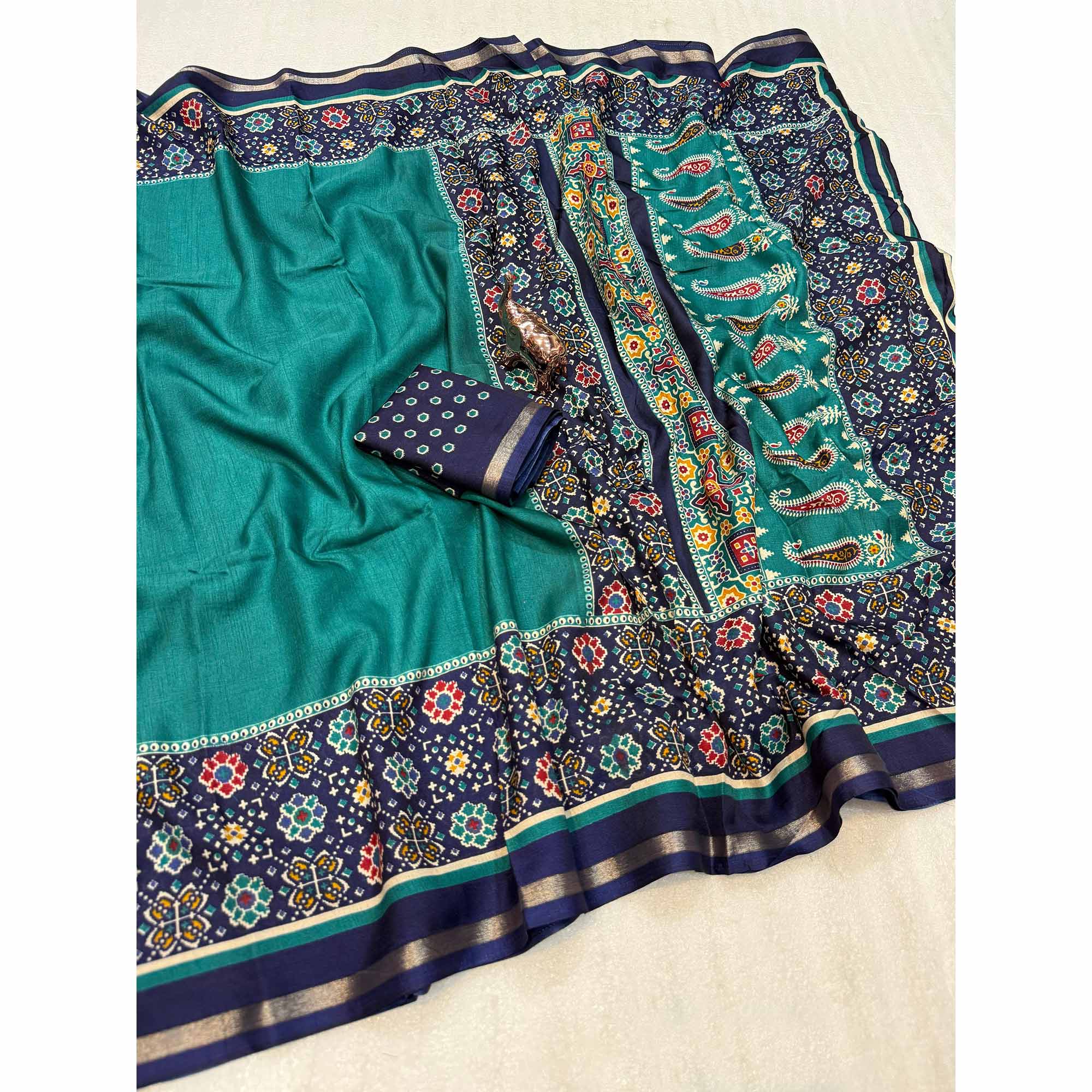 Teal Kashmiri Print Tussar Silk Blend Saree With Intricate Rich Pallu & Lustrous Golden Border - Image 3