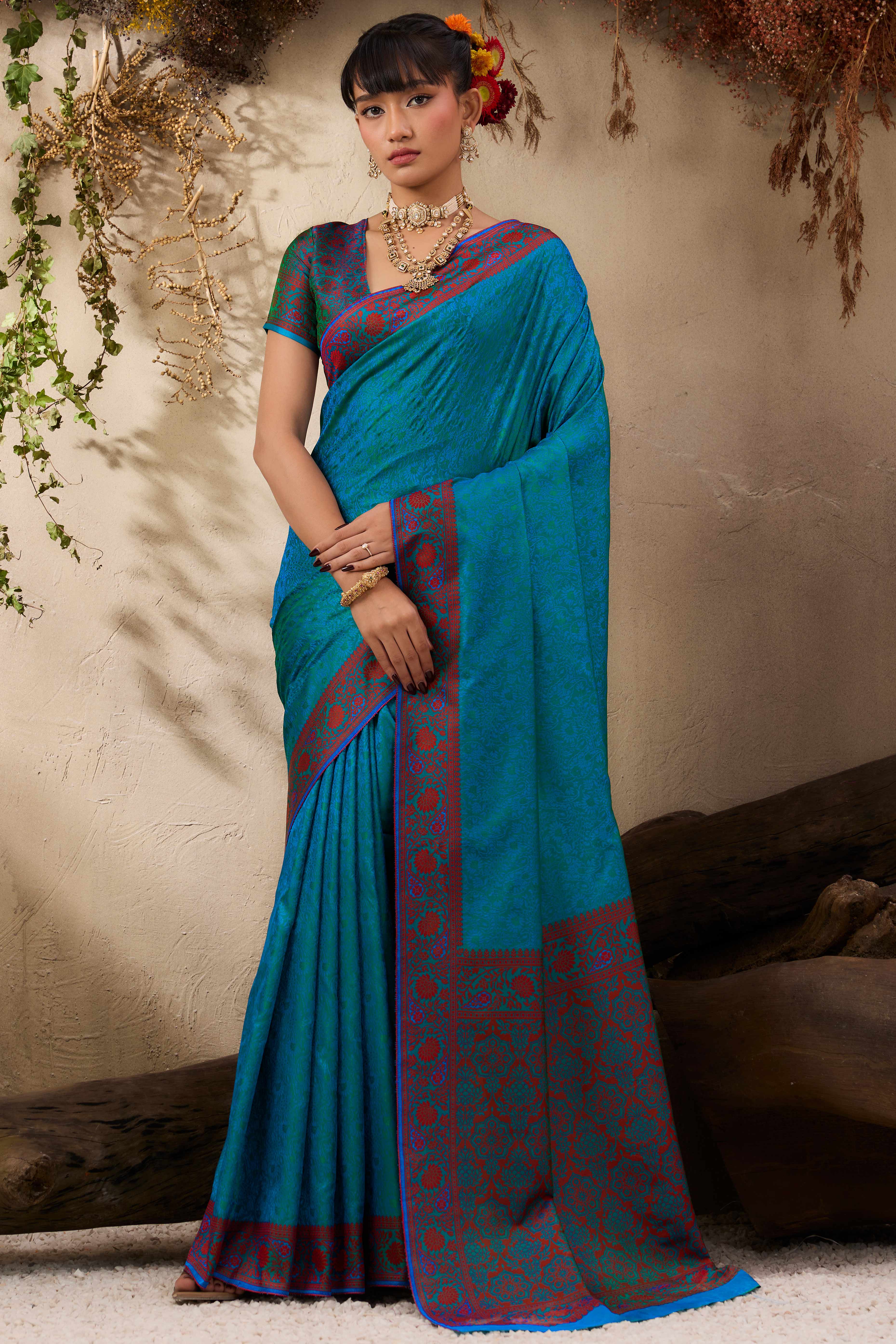 Teal Pure Silk Kanjivaram Handloom Saree Enhanced with Zari Woven Patterns - Image 4