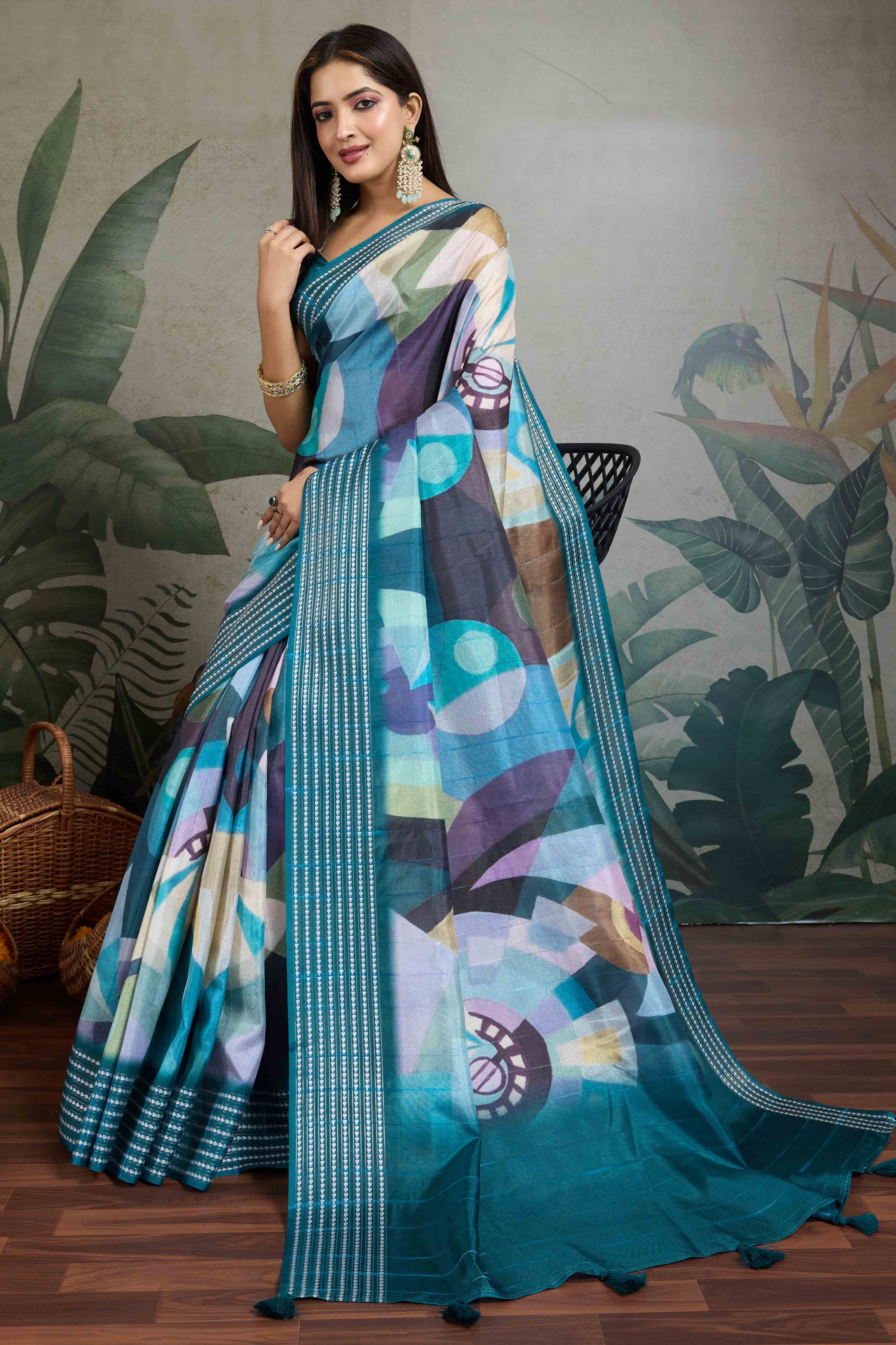 Teal Silk Blend Saree with Geometric Print - Image 4
