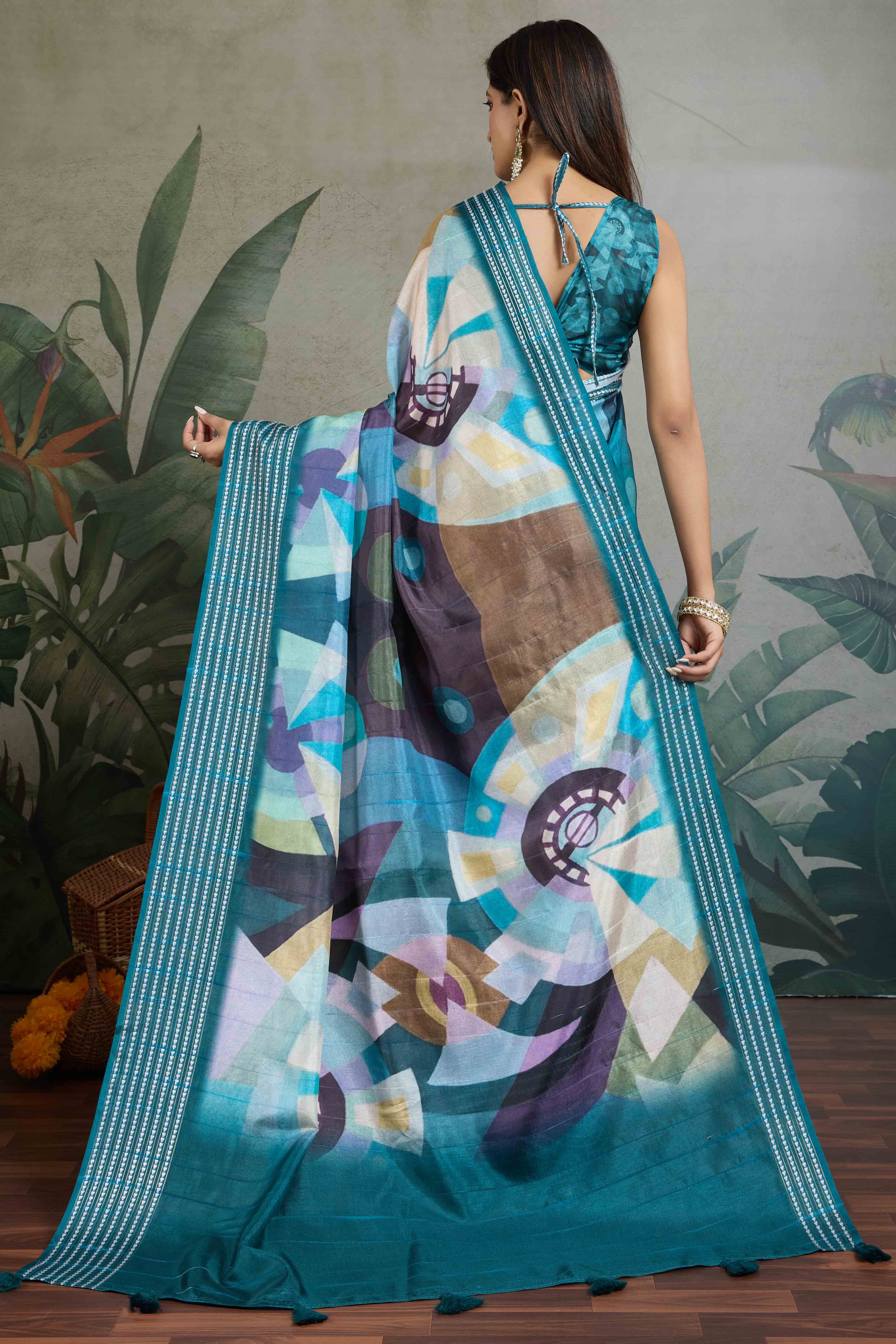 Teal Silk Blend Saree with Geometric Print - Image 5