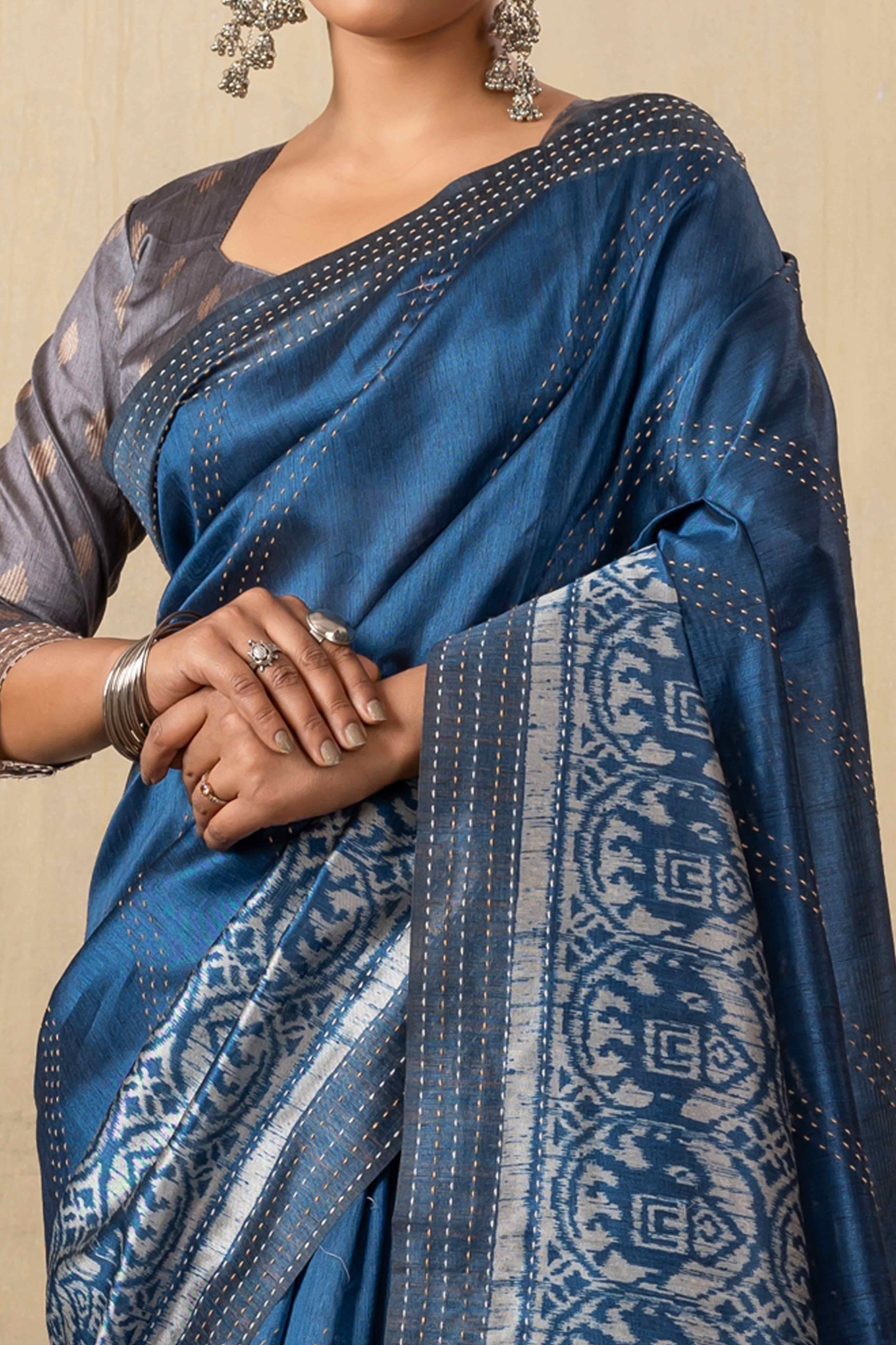 Traditional Ikkat Print Teal Silk Blend Saree - Image 2