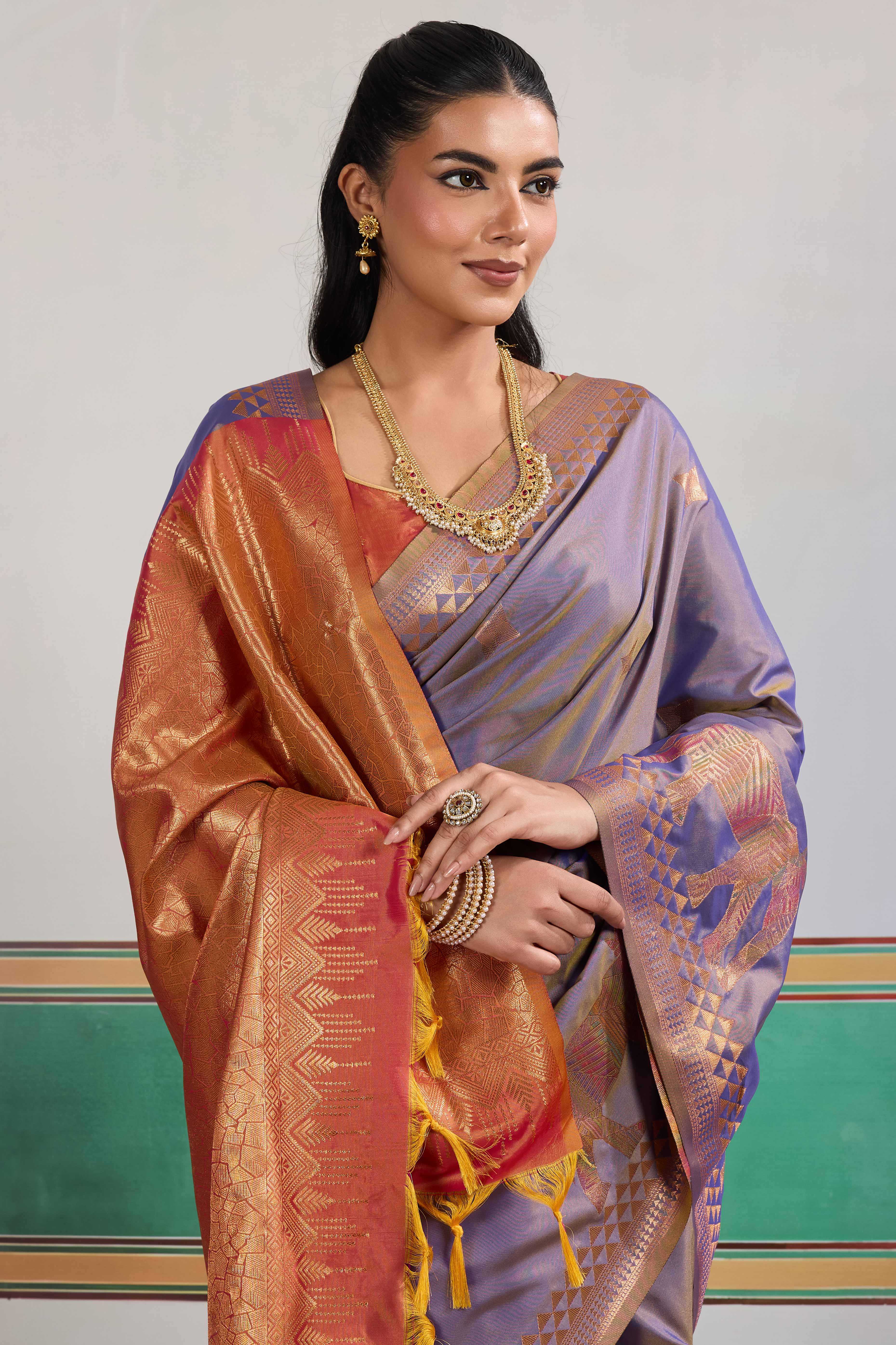 Traditional Lavender Pure Silk Saree Featuring Elephant Motif Zari Weaving & Tassel Pallu - Image 6