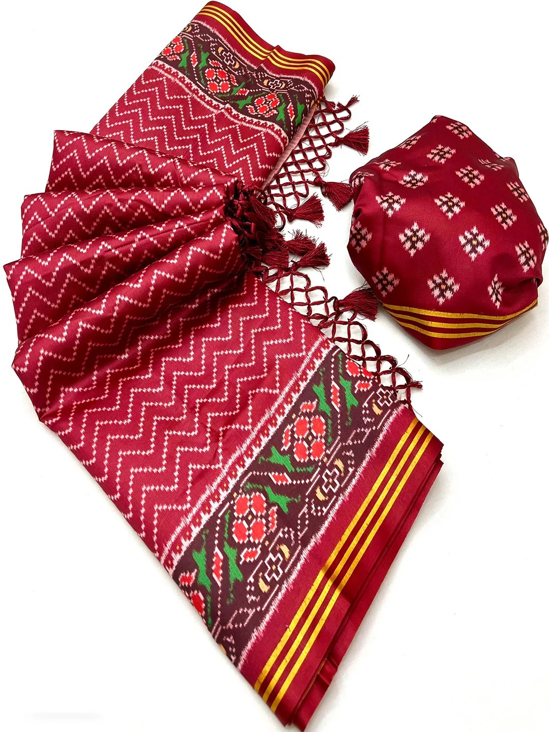 Traditional Maroon Patola Print Handloom Silk Saree with Pallu Tassel Detailing - Image 3