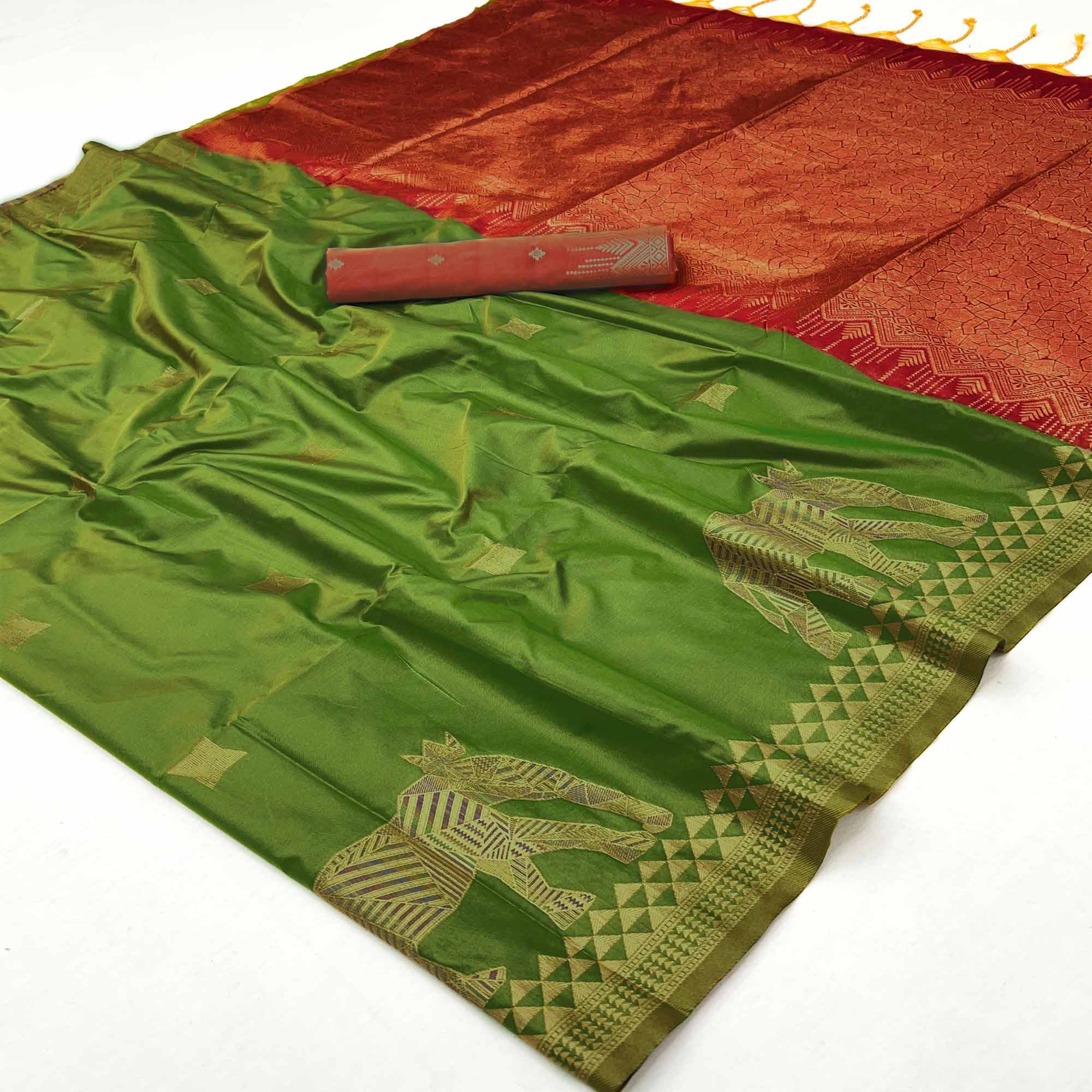 Traditional Parrot Green Pure Silk Saree Featuring Elephant Motif Zari Weaving & Tassel Pallu - Image 8