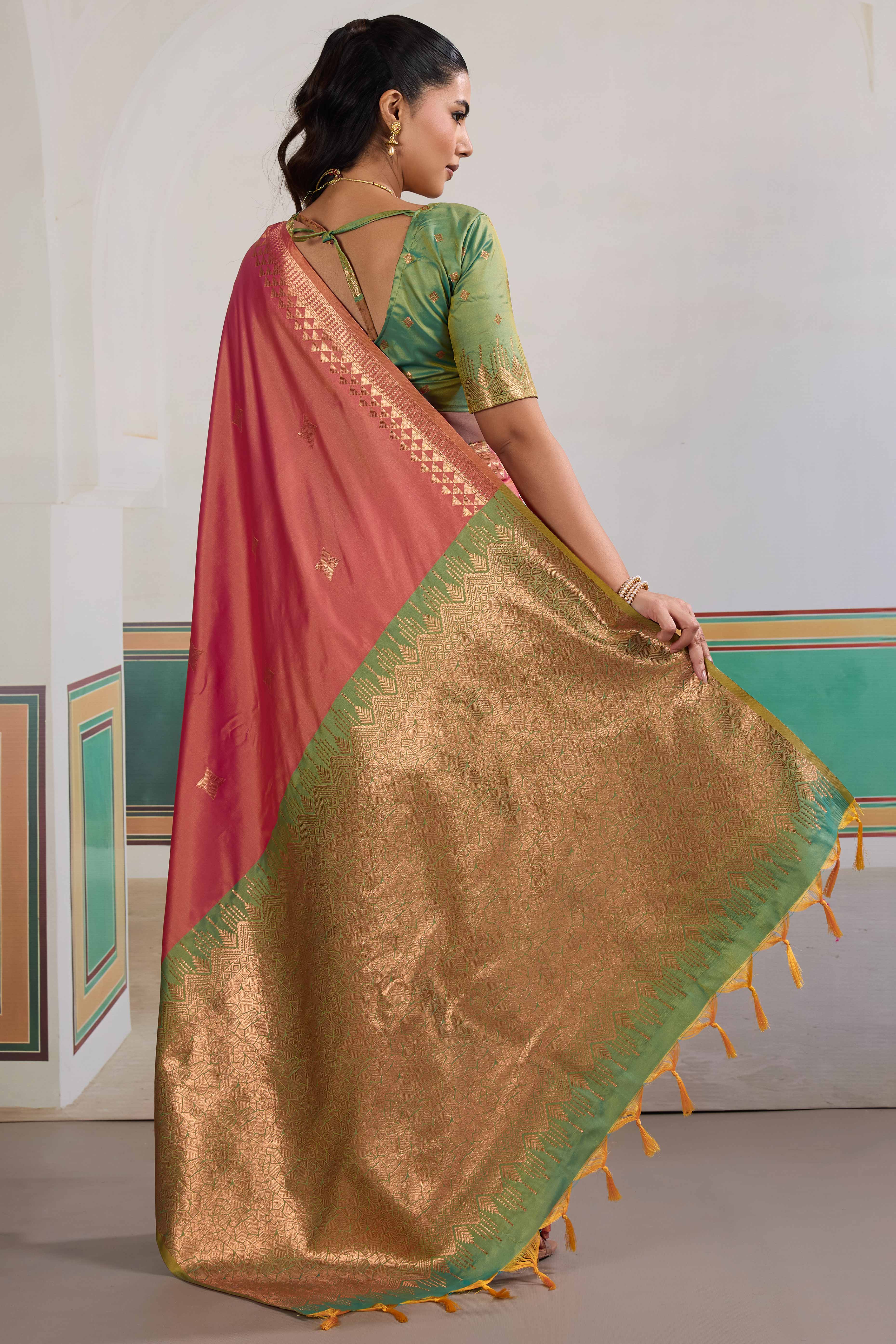 Traditional Rose Pink Pure Silk Saree Featuring Elephant Motif Zari Weaving & Tassel Pallu - Image 5