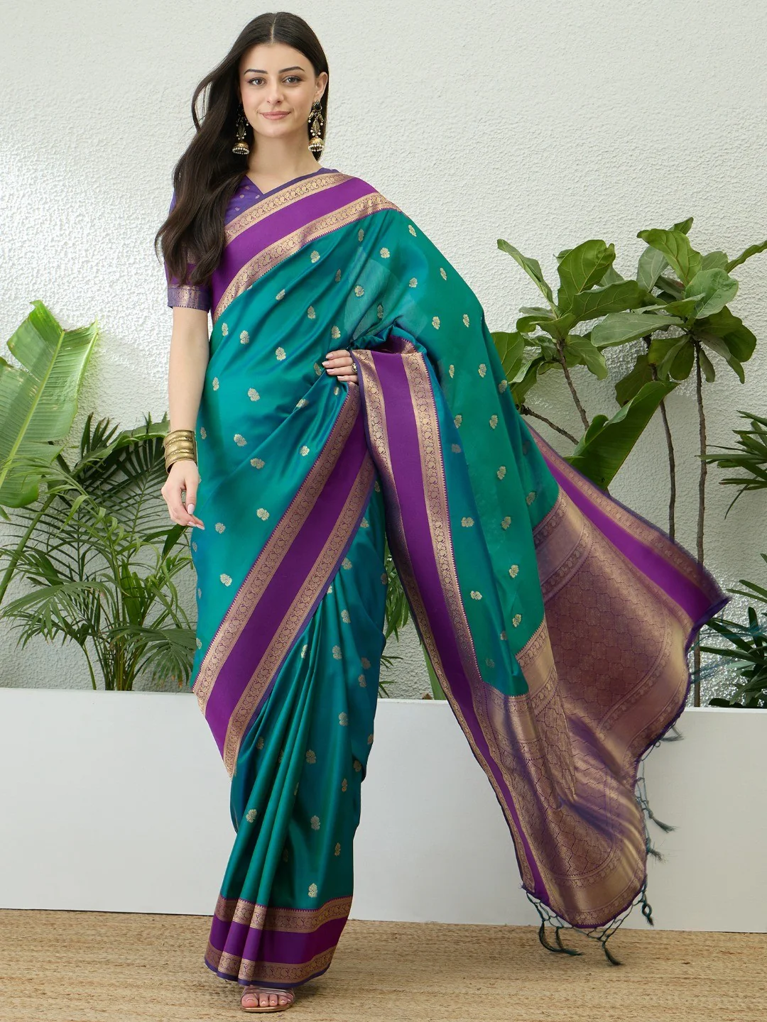 Traditional Teal Floral Zari Weaving Banarasi Silk Saree With Statement Tassel Pallu