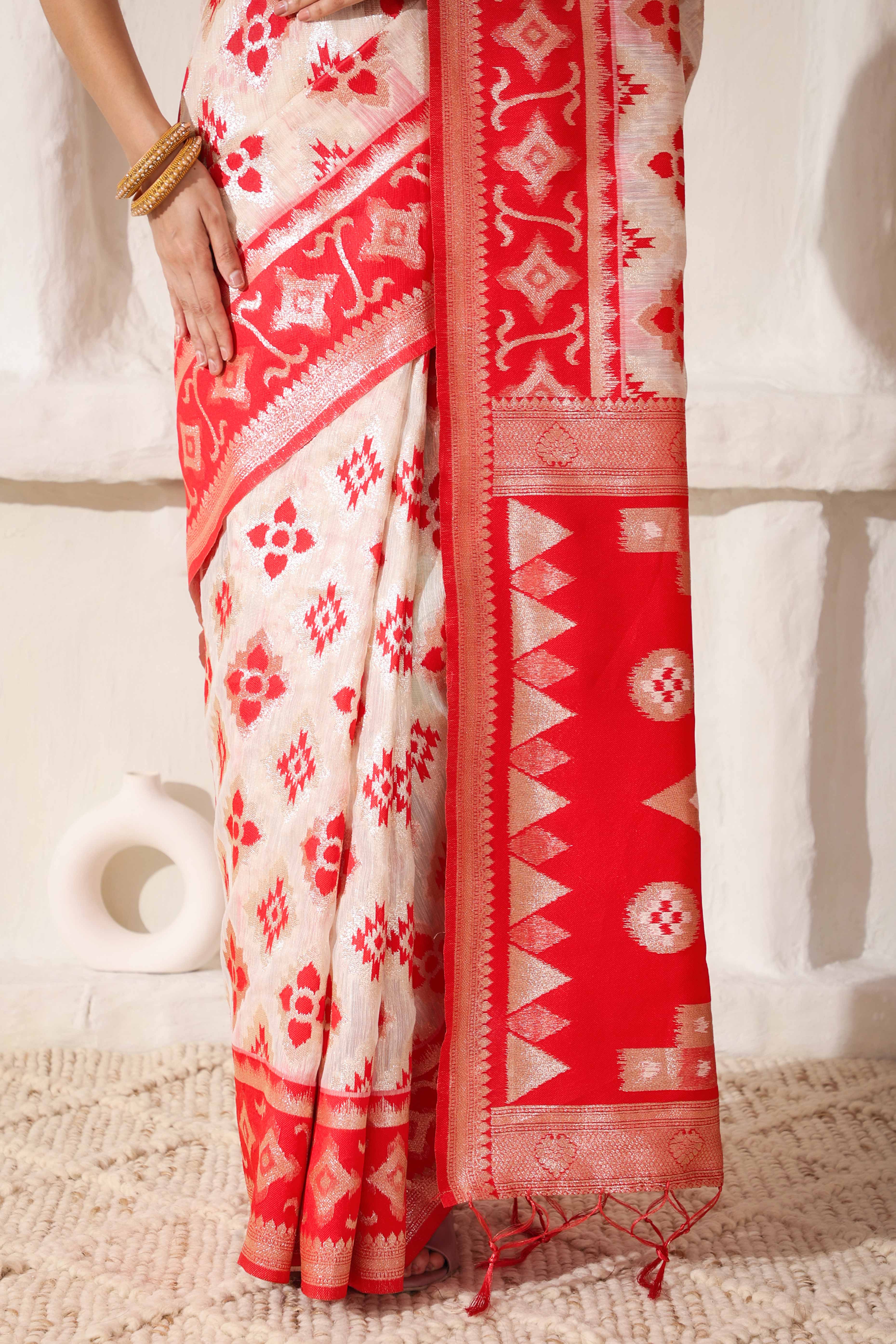 Traditional Zari Weaving On White & Red Linen Cotton Saree With A Charming Tassel Pallu - Image 7