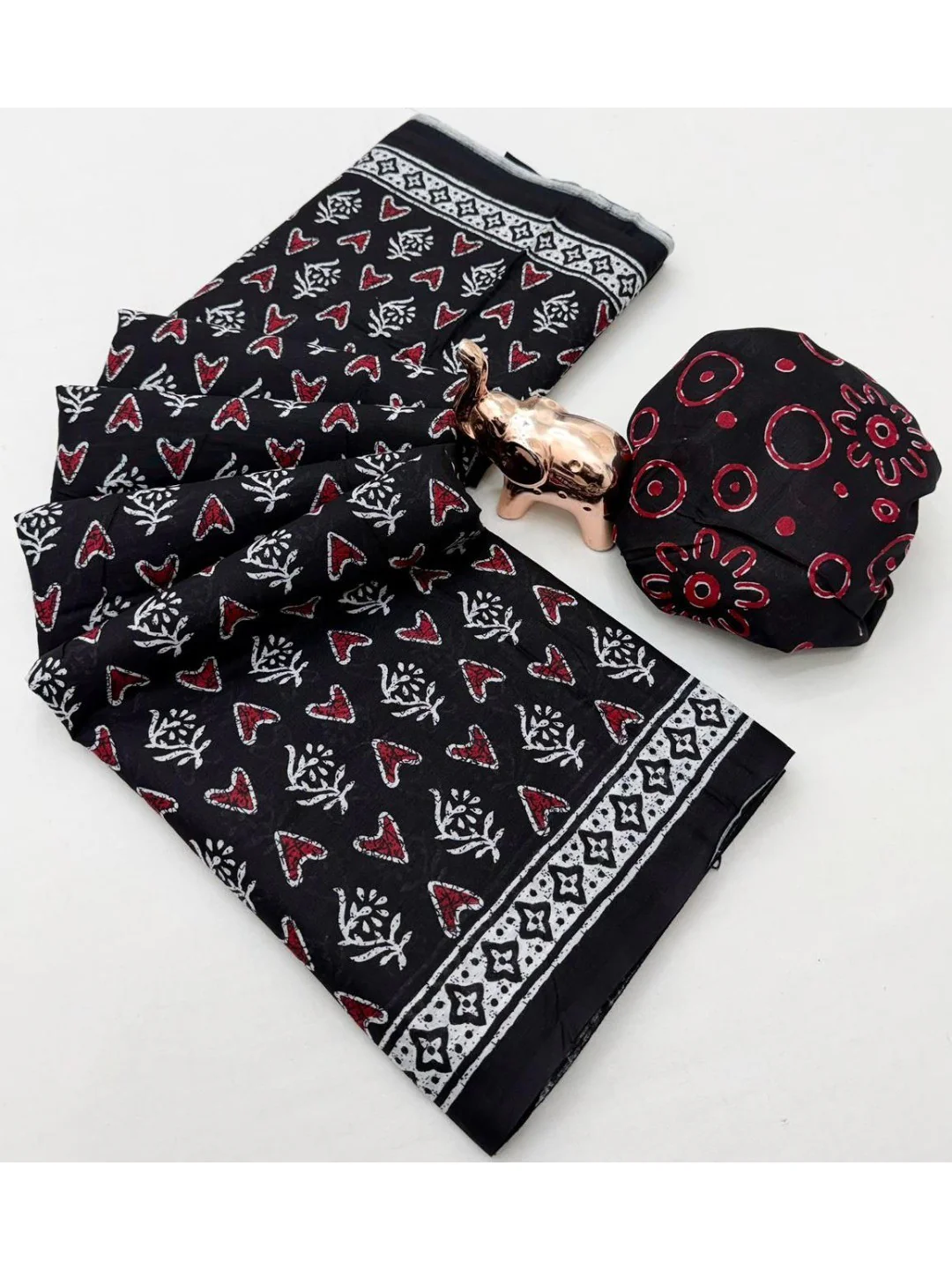 Trendy Black Floral & Geometric Printed Mulmul Cotton Saree With Unique Pattern Work - Image 2