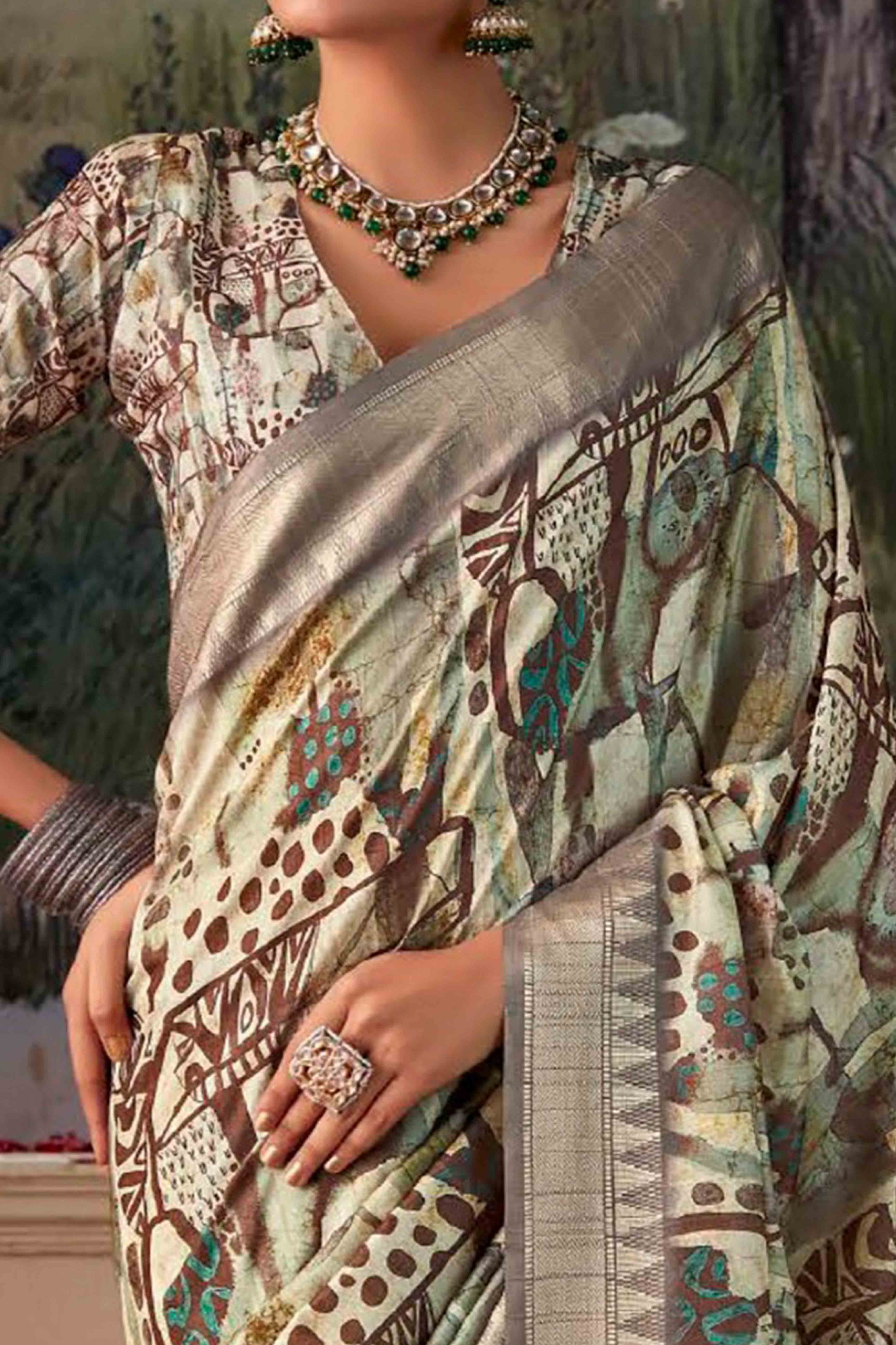 Trendy Digital Printed Silk Blend Saree in Muted Green - Image 2