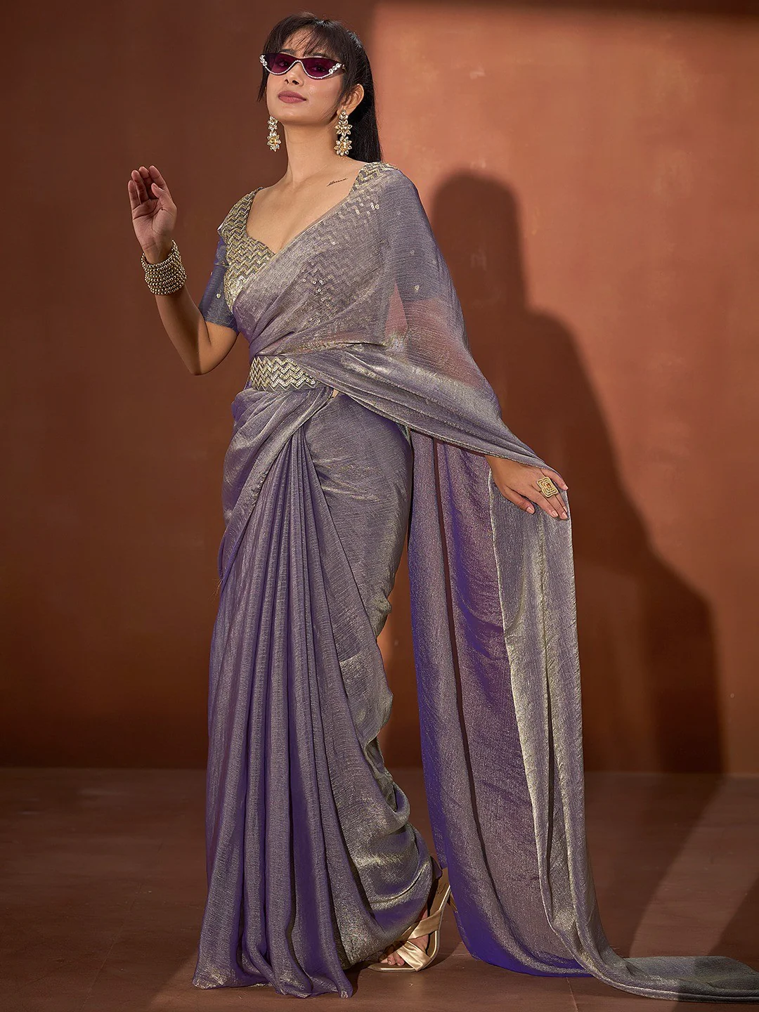 Trendy Greyish Purple Solid Art Silk Saree With Stylish Belt & Tassel Pallu Detailing - Image 3