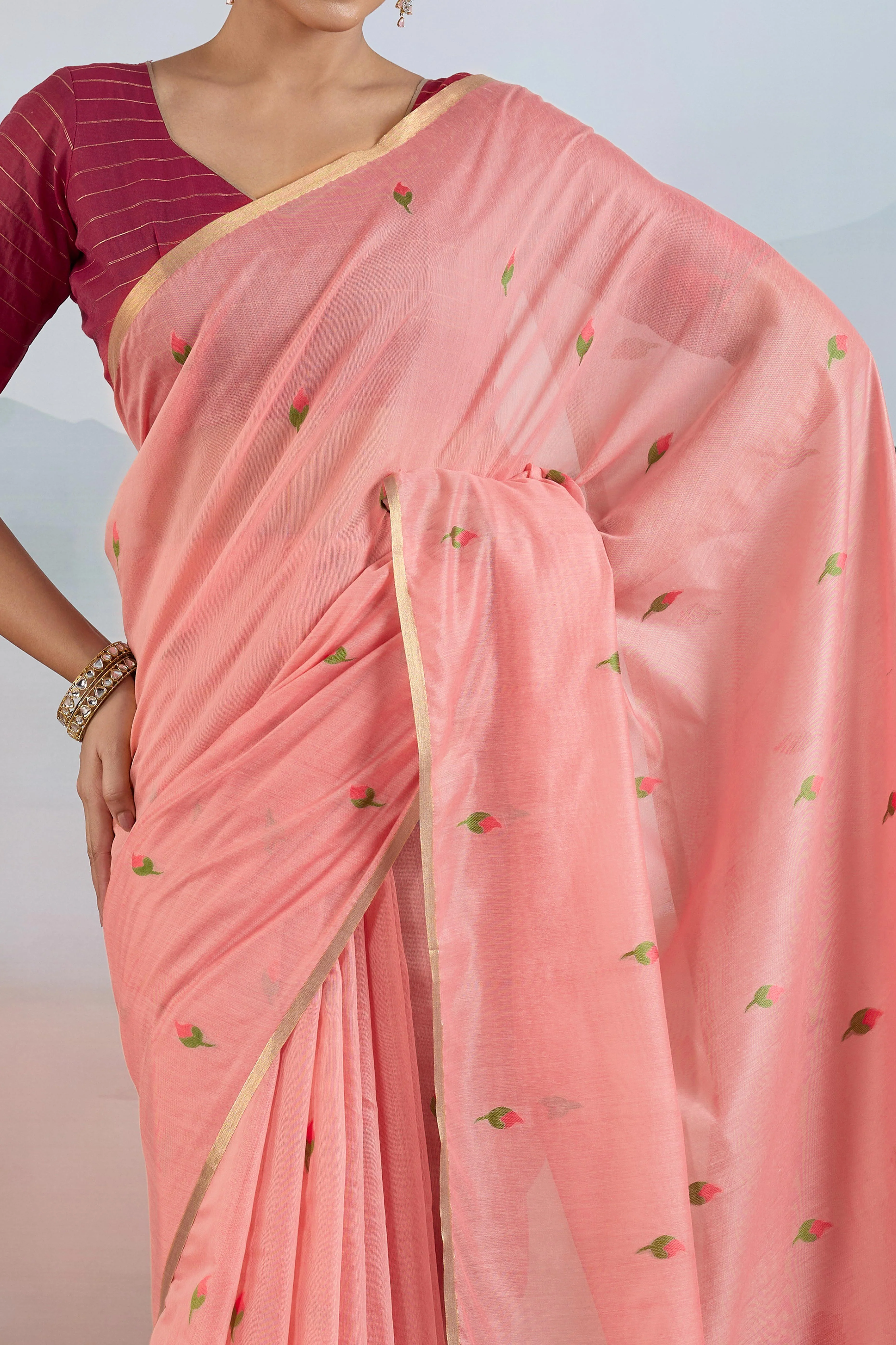Trendy Peach Cotton Blend Weaving Saree Showcasing Floral & Animal Motif & Classic Tassel Pallu - Image 2