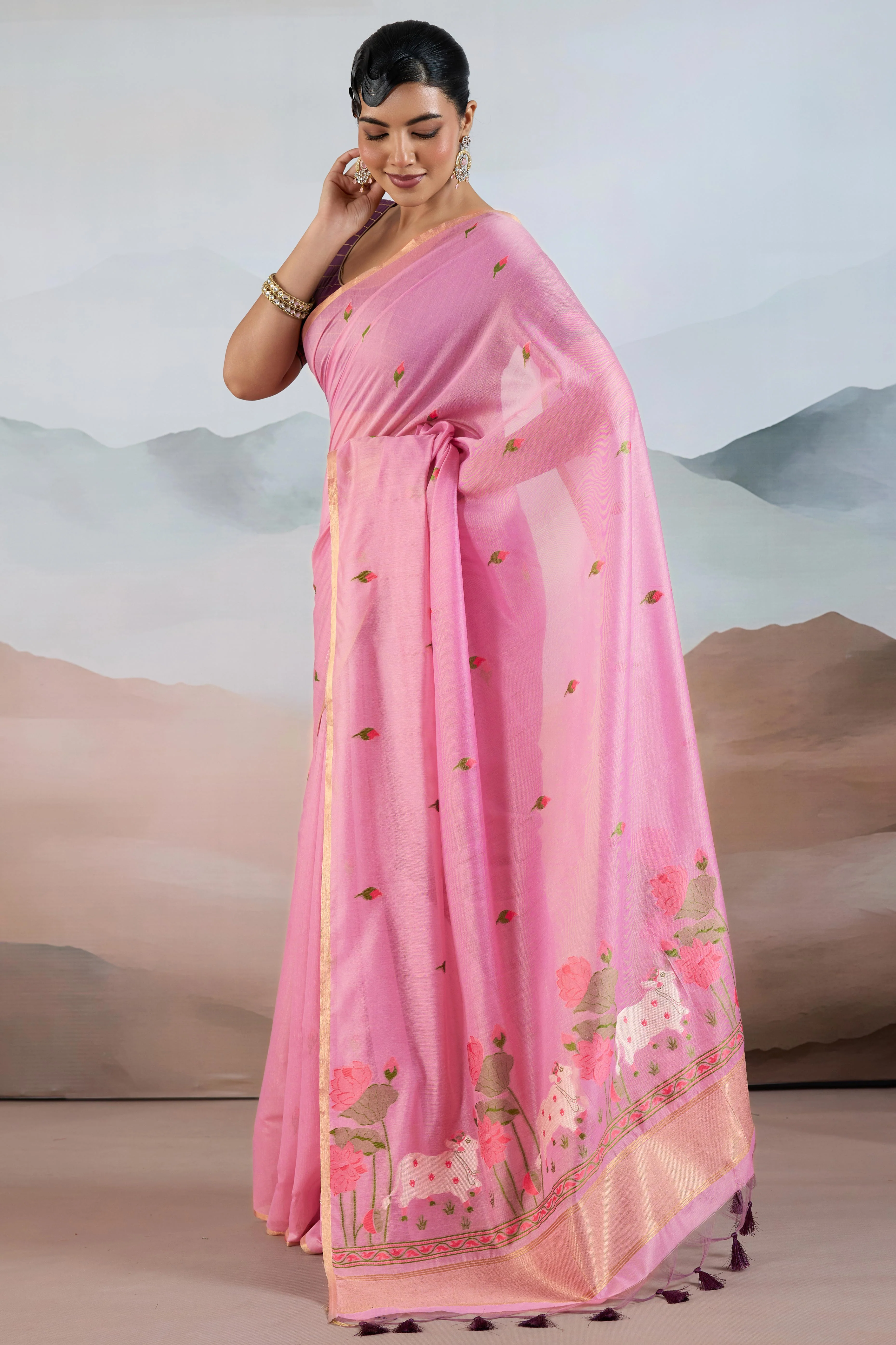 Trendy Pink Cotton Blend Weaving Saree Showcasing Floral & Animal Motif & Classic Tassel Pallu - Image 3
