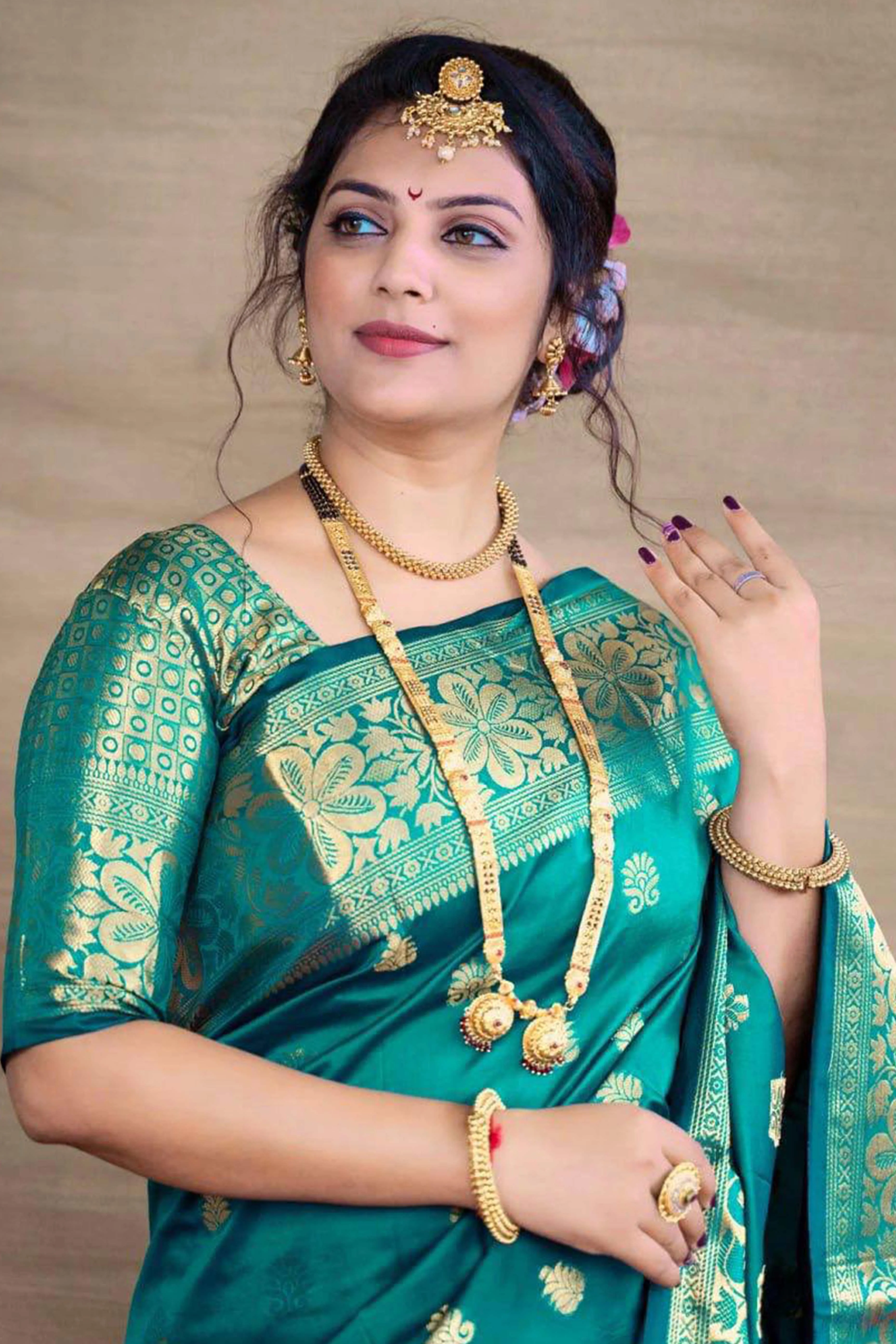 Turquoise Banarasi Silk Saree With Intricate Zari Butti Weaving - Image 5