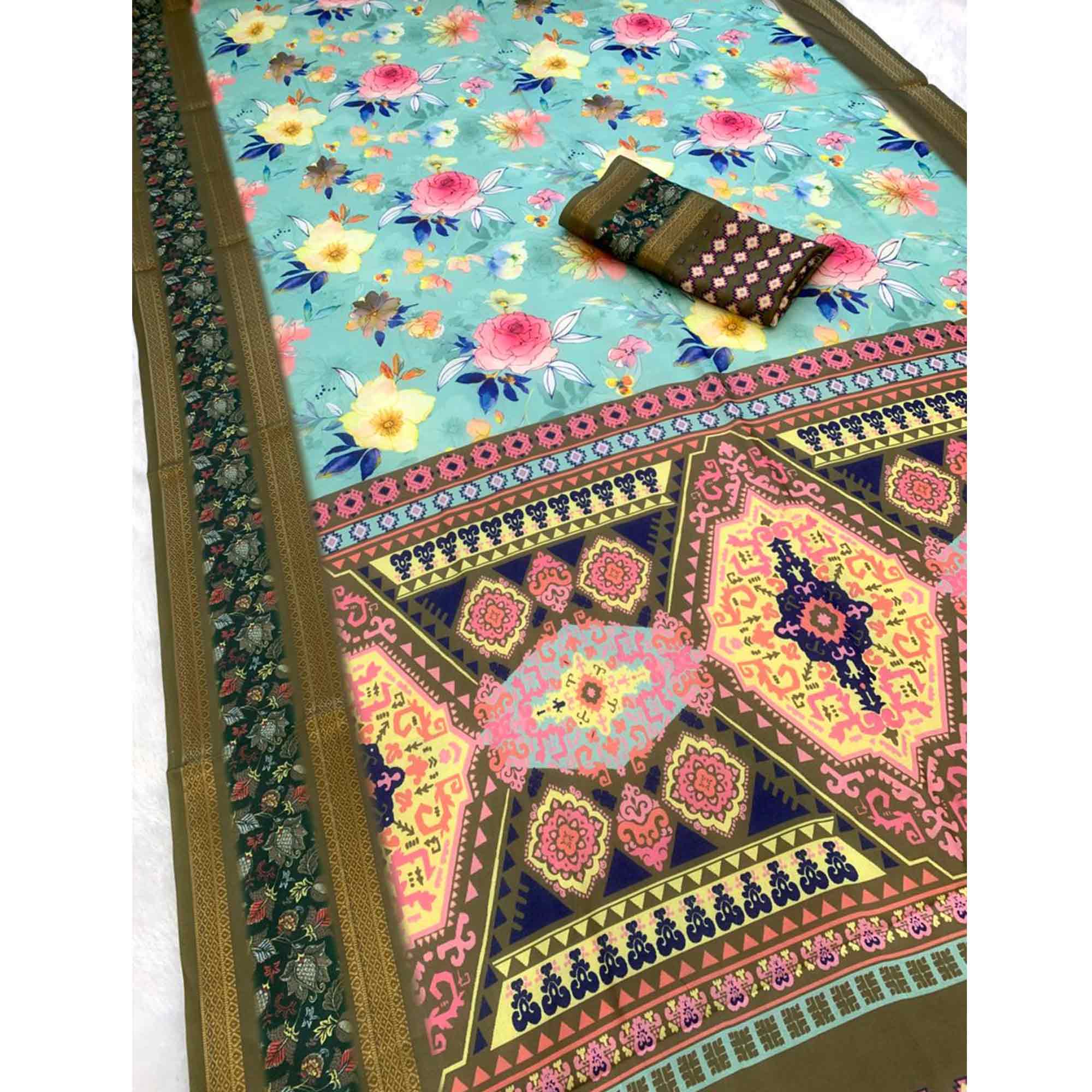 Turquoise Floral Moss Georgette Saree with Elegant Drape & Soft Texture - Image 4