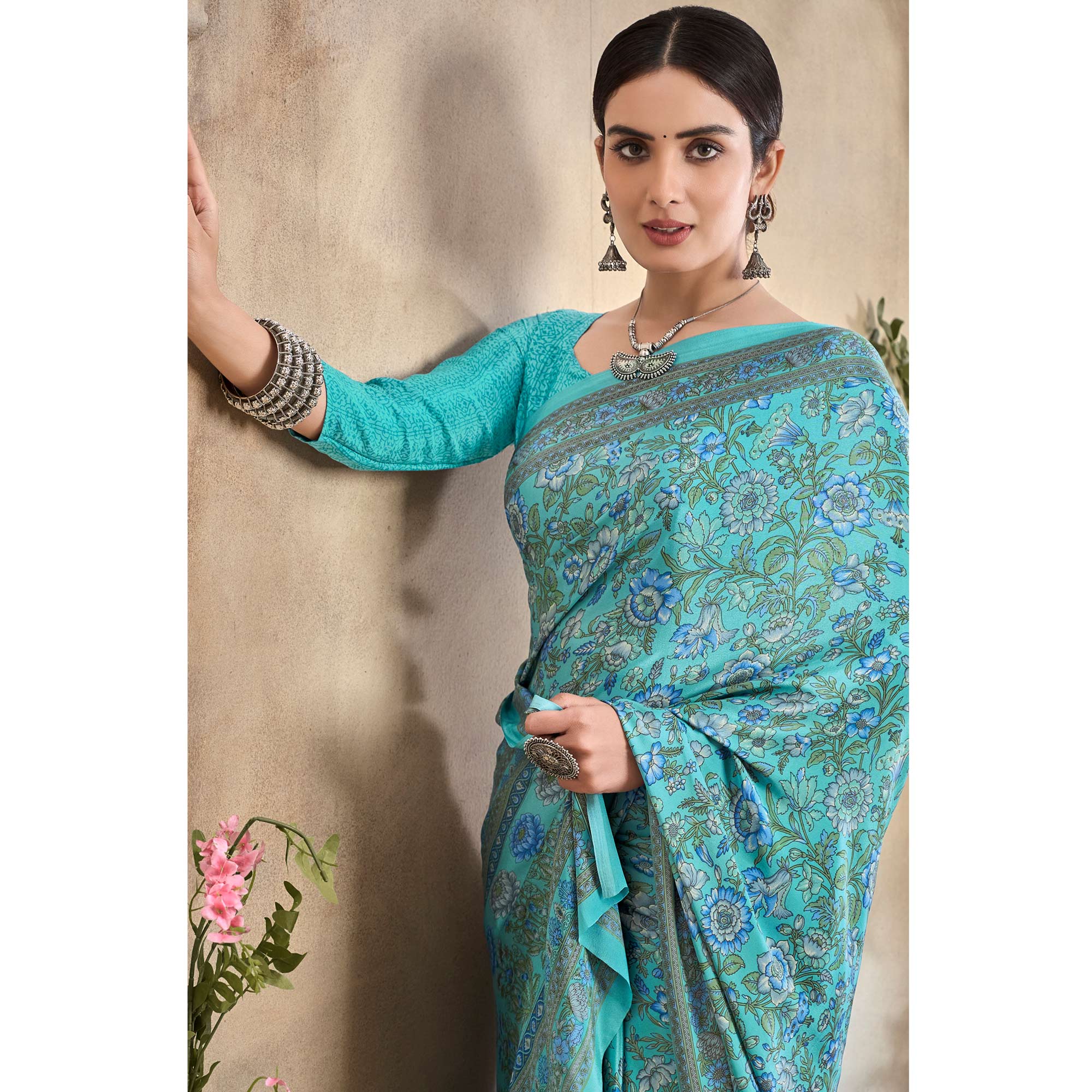 Turquoise Floral Printed Crepe Silk Saree - Image 4