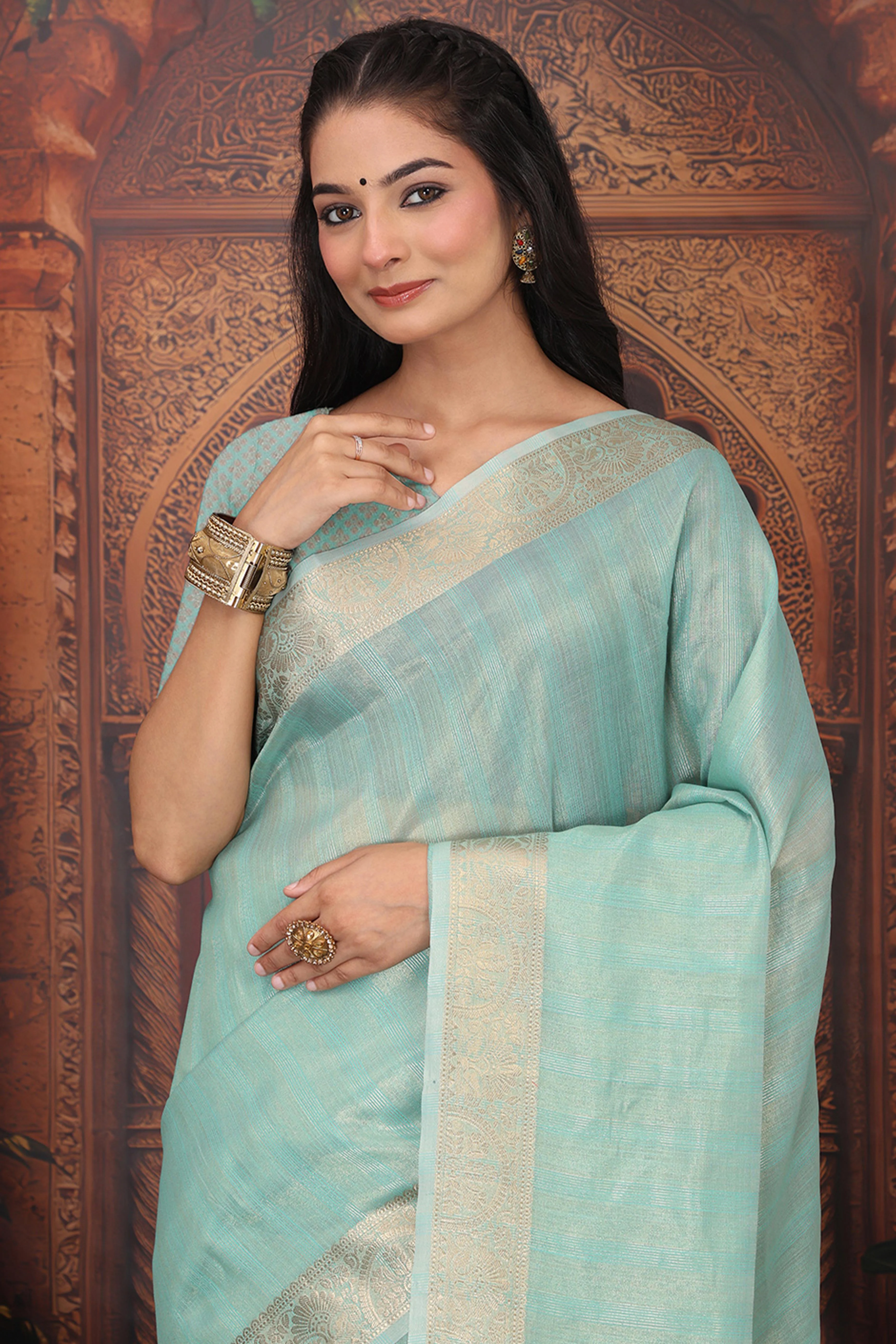 Turquoise Organza Saree Adorned With Floral Zari Weaving & Graceful Tassel Pallu - Image 7