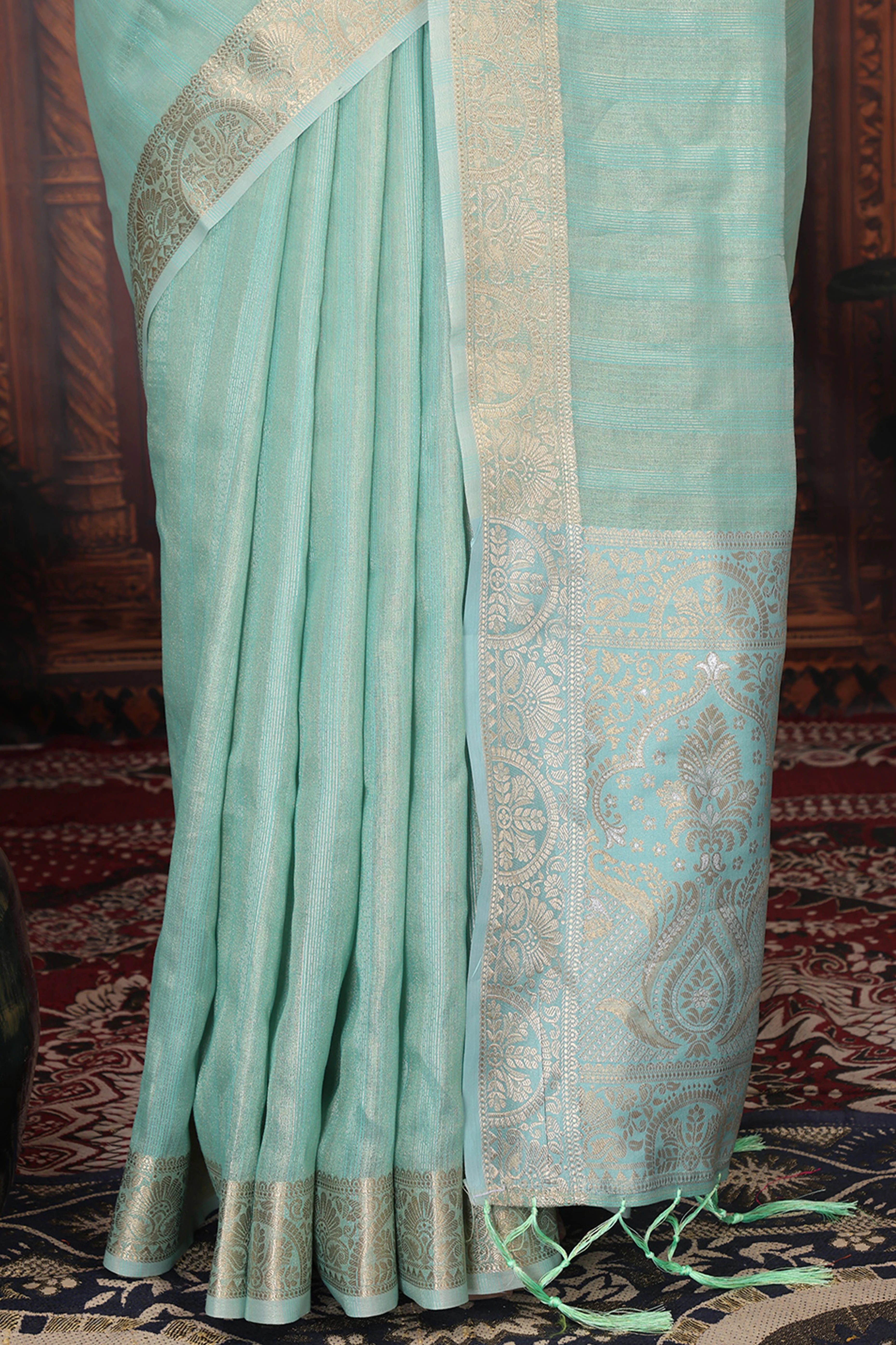 Turquoise Organza Saree Adorned With Floral Zari Weaving & Graceful Tassel Pallu - Image 9