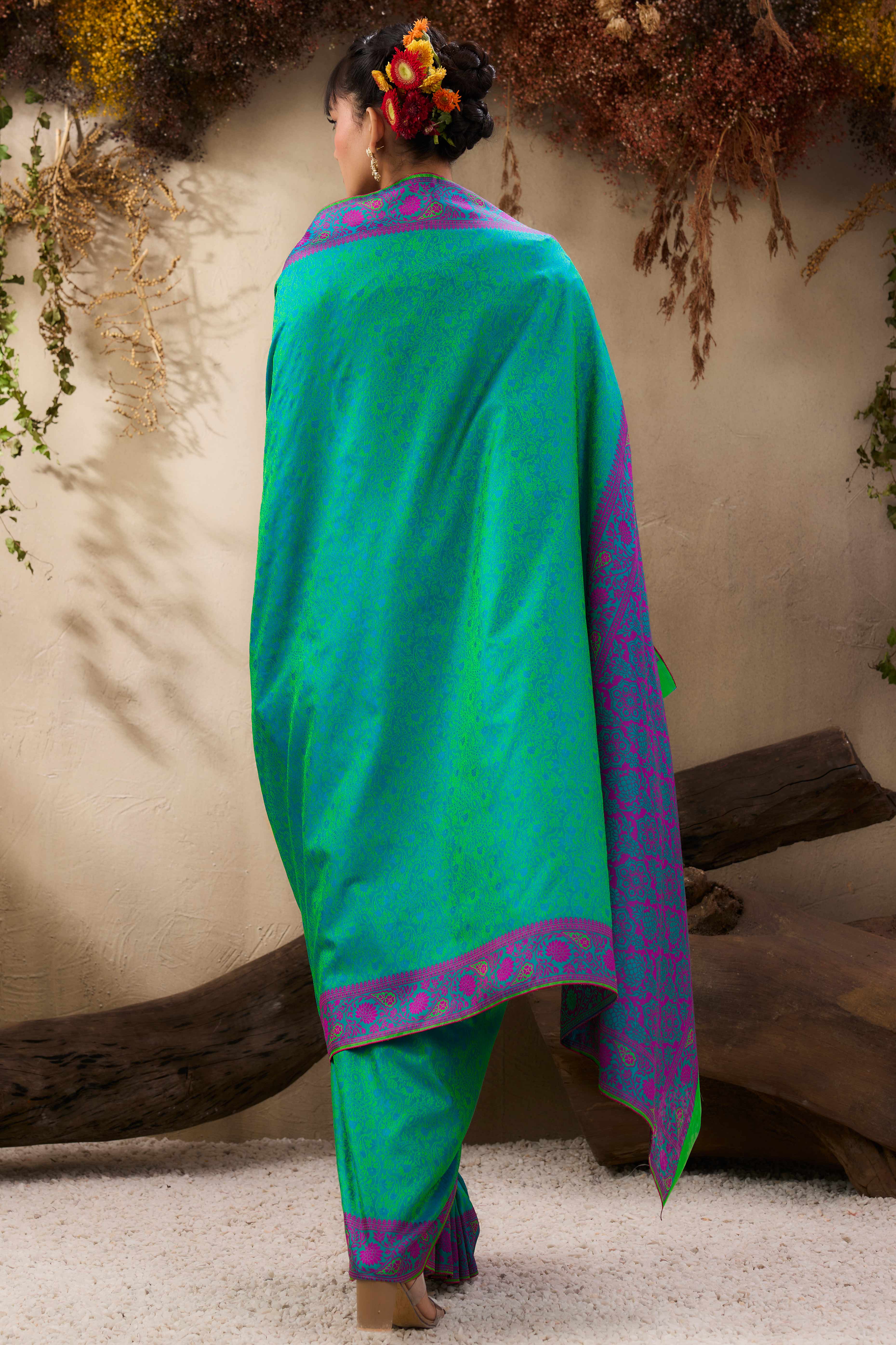 Turquoise Pure Silk Kanjivaram Handloom Saree Enhanced with Zari Woven Patterns - Image 5