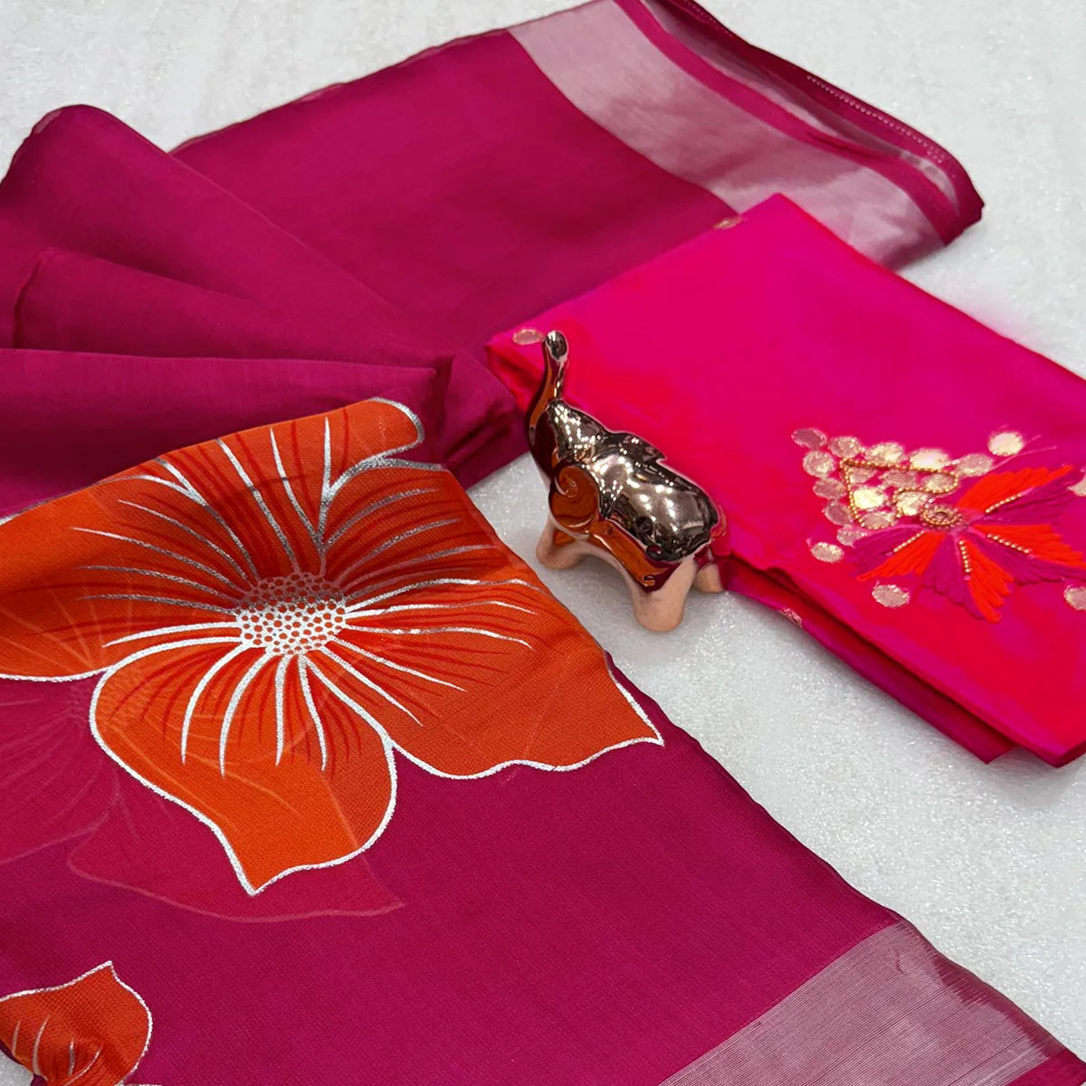 Vibrant Rani Pink & Orange Floral Foil Printed Organza Saree With Designer Unstitched Blouse - Image 2