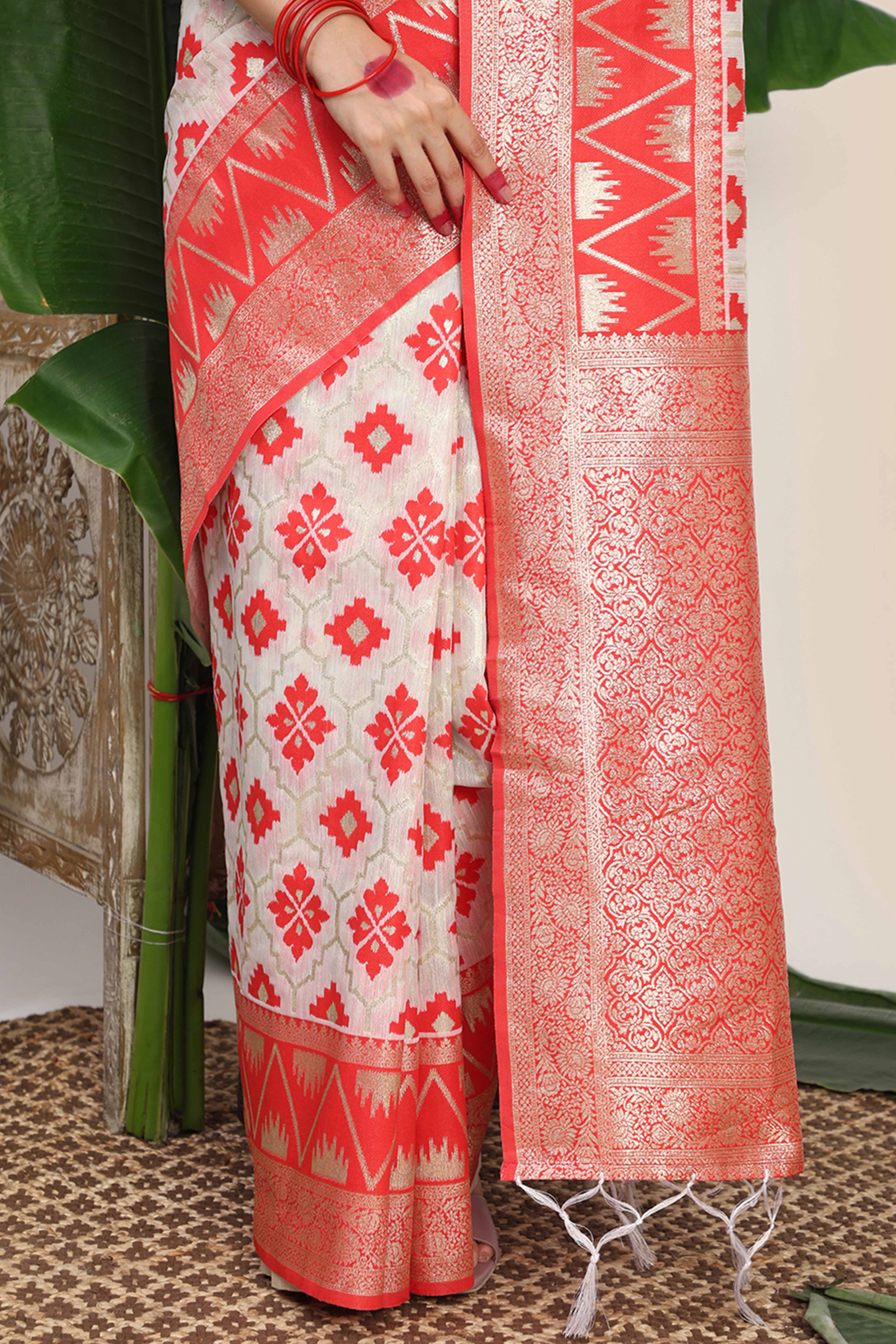 Vibrant White & Red  Linen Cotton Saree Featuring Timeless Zari Weaving And Elegant Tassel Pallu - Image 8