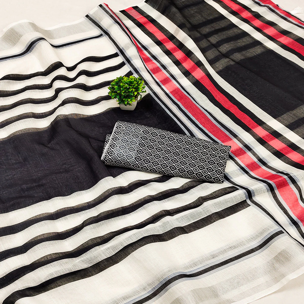 White & Black Printed Linen Saree - Image 2