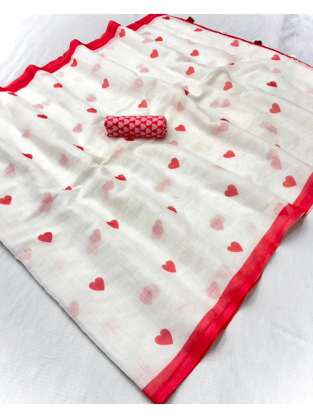White Digital Printed Linen Saree with Pink Heart Motifs - Image 2