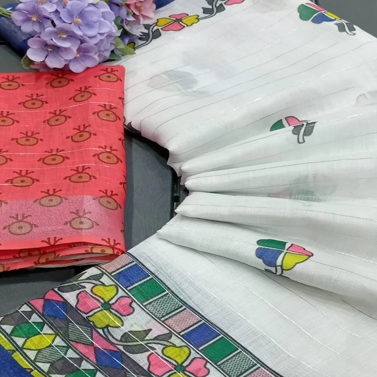 White Digital Printed With Zari Work Linen Cotton Saree - Image 2