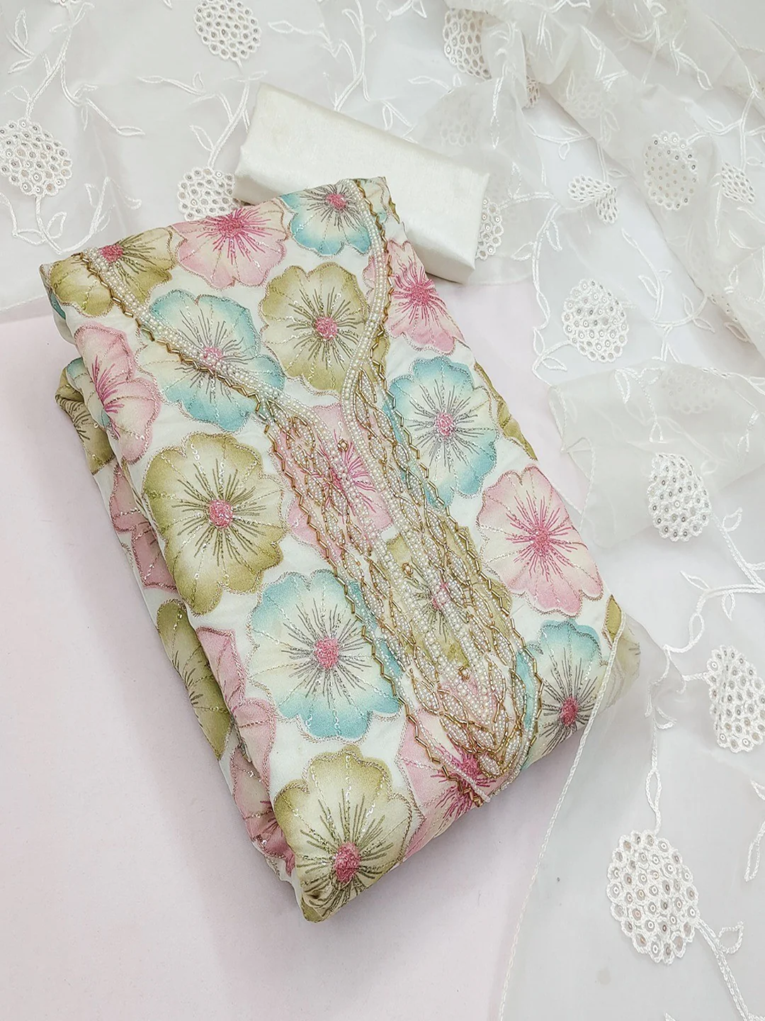 White Embroidered Organza Fabric Set Featuring Intricate Beads Work Detailing - Image 3