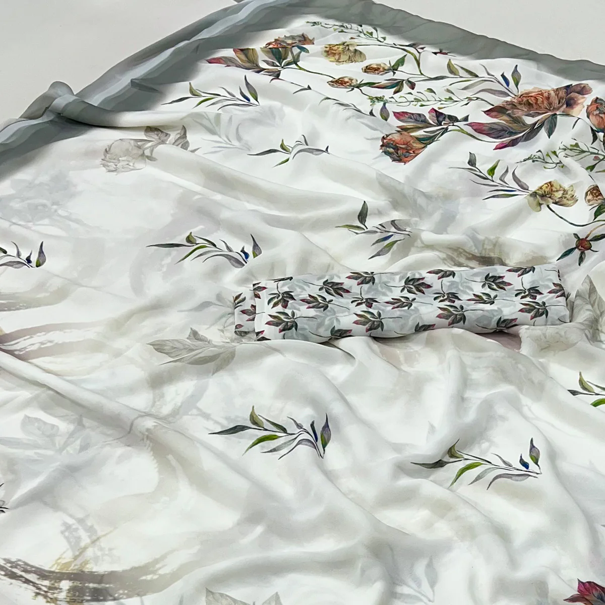 White Floral Digital Printed Georgette Saree - Image 2