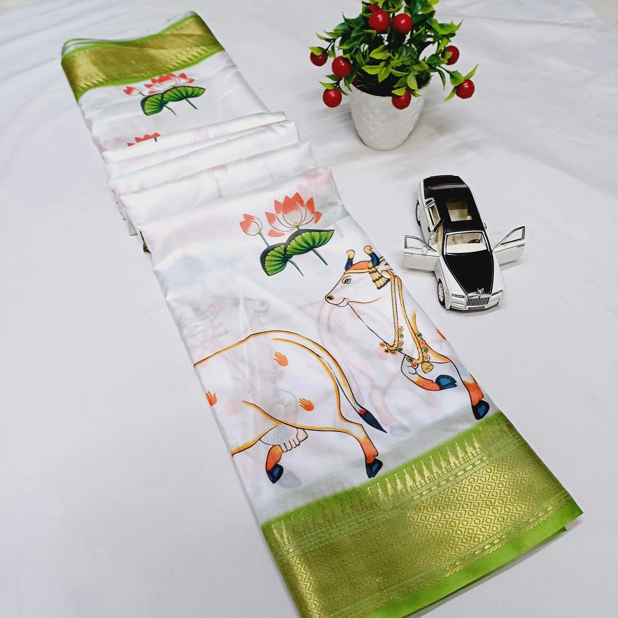 White Floral Printed Doal Silk Saree With Woven Broder - Image 4