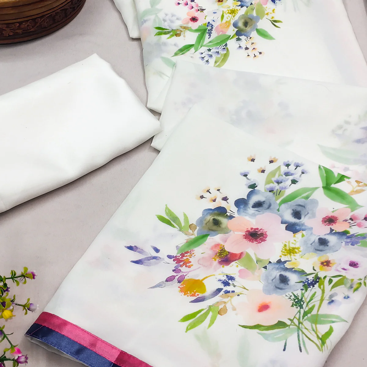 White Floral Printed Georgette Saree - Image 2