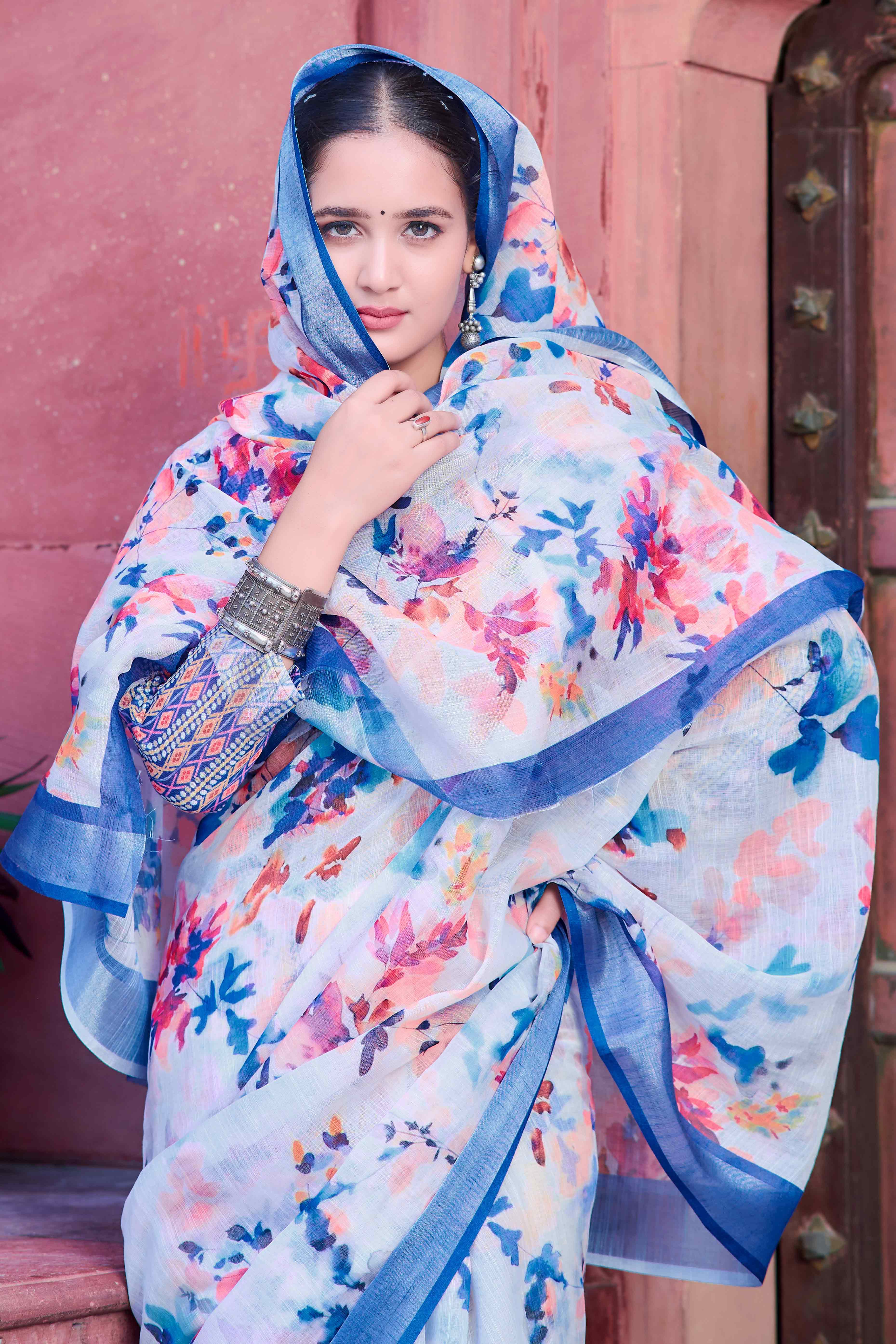 White Floral Printed Linen Saree - Image 6