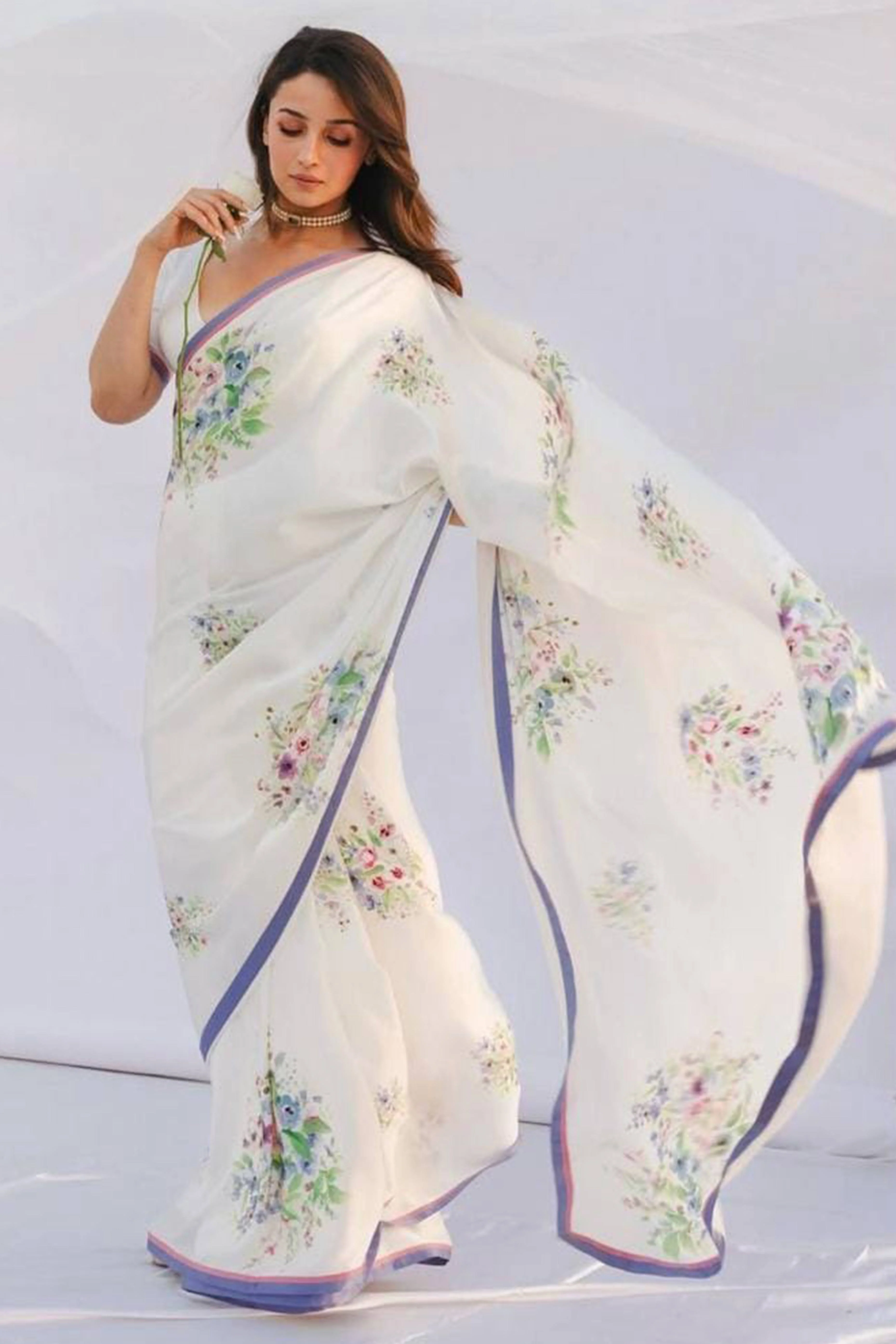 White Floral Printed Moss Chiffon Saree - Image 8