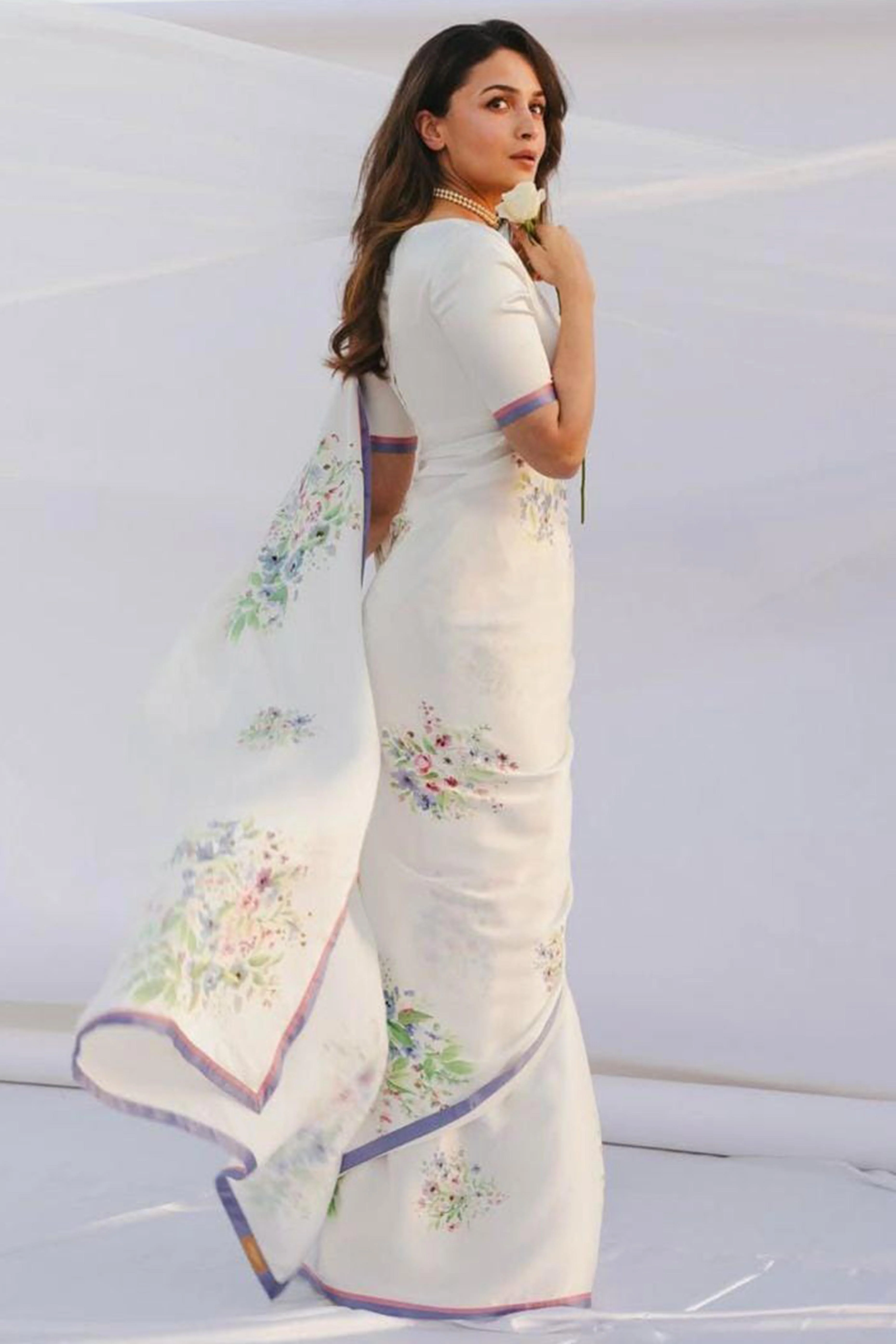 White Floral Printed Moss Chiffon Saree - Image 9