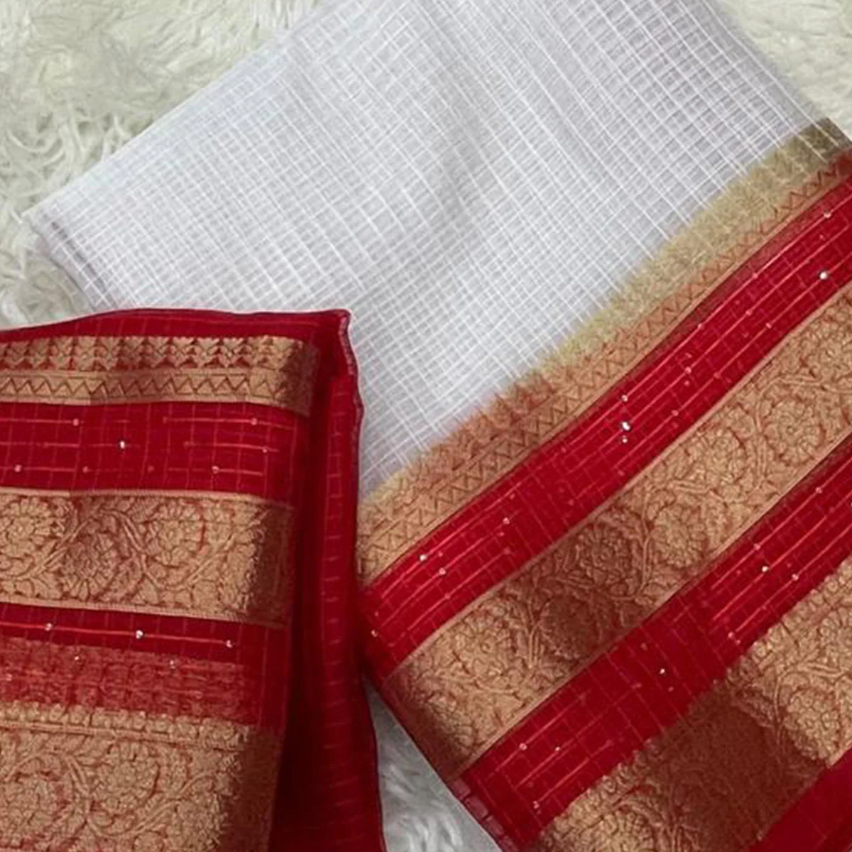 White & Red Kerala Checked Style Organza Saree - Image 2