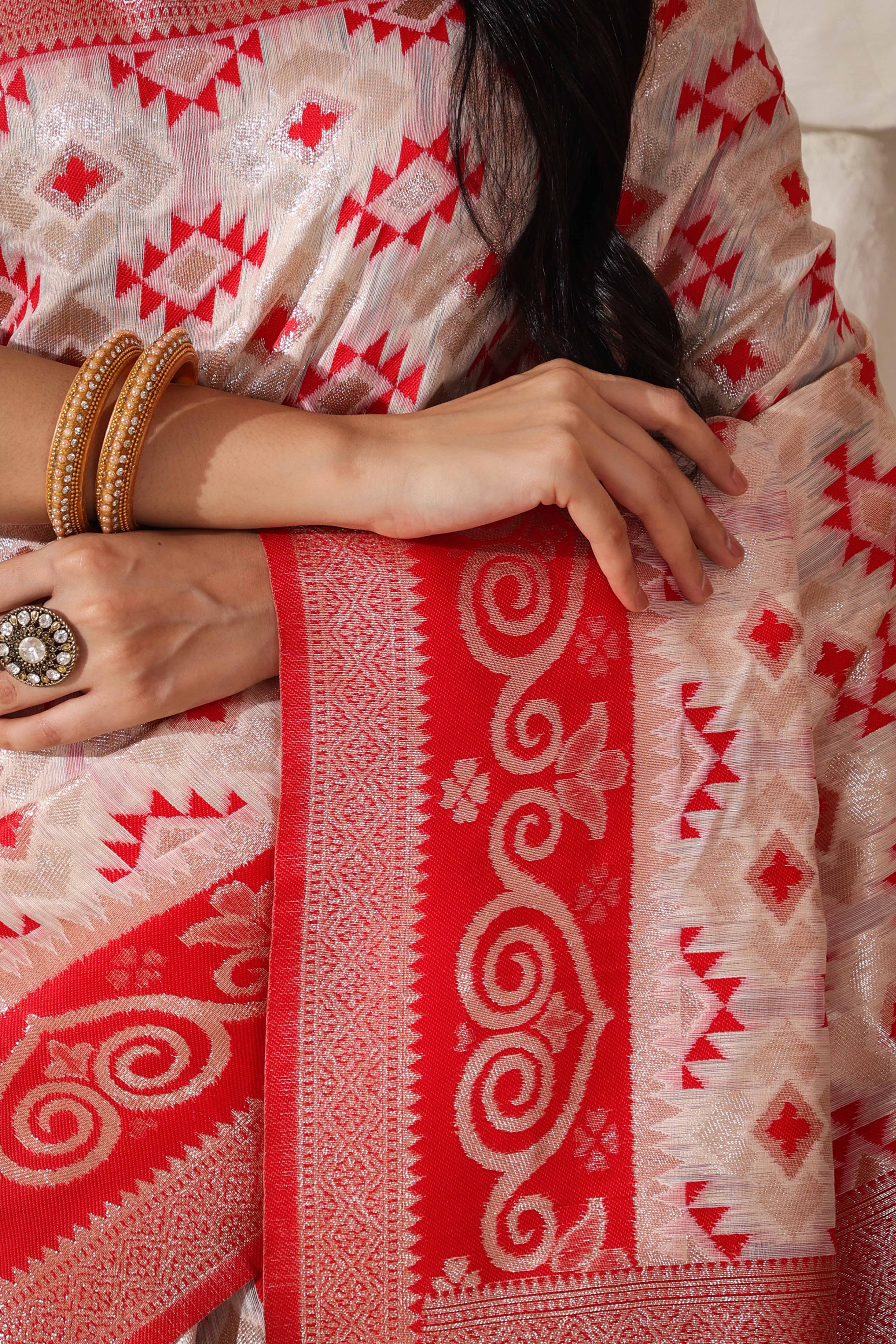 White & Red Linen Cotton Saree Featuring Fine Zari Weaving And A Tasselled Finish - Image 8